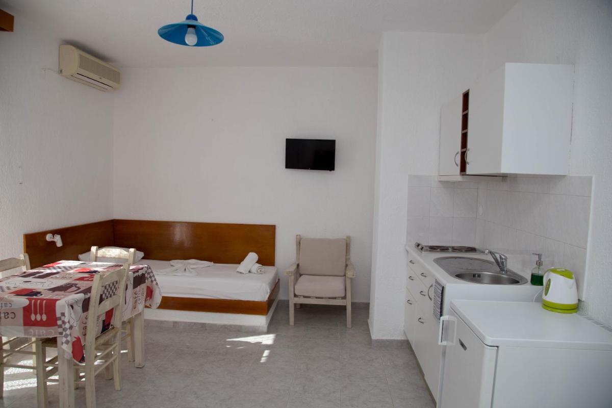 Studio with Sea View (3 Adults) photo 3