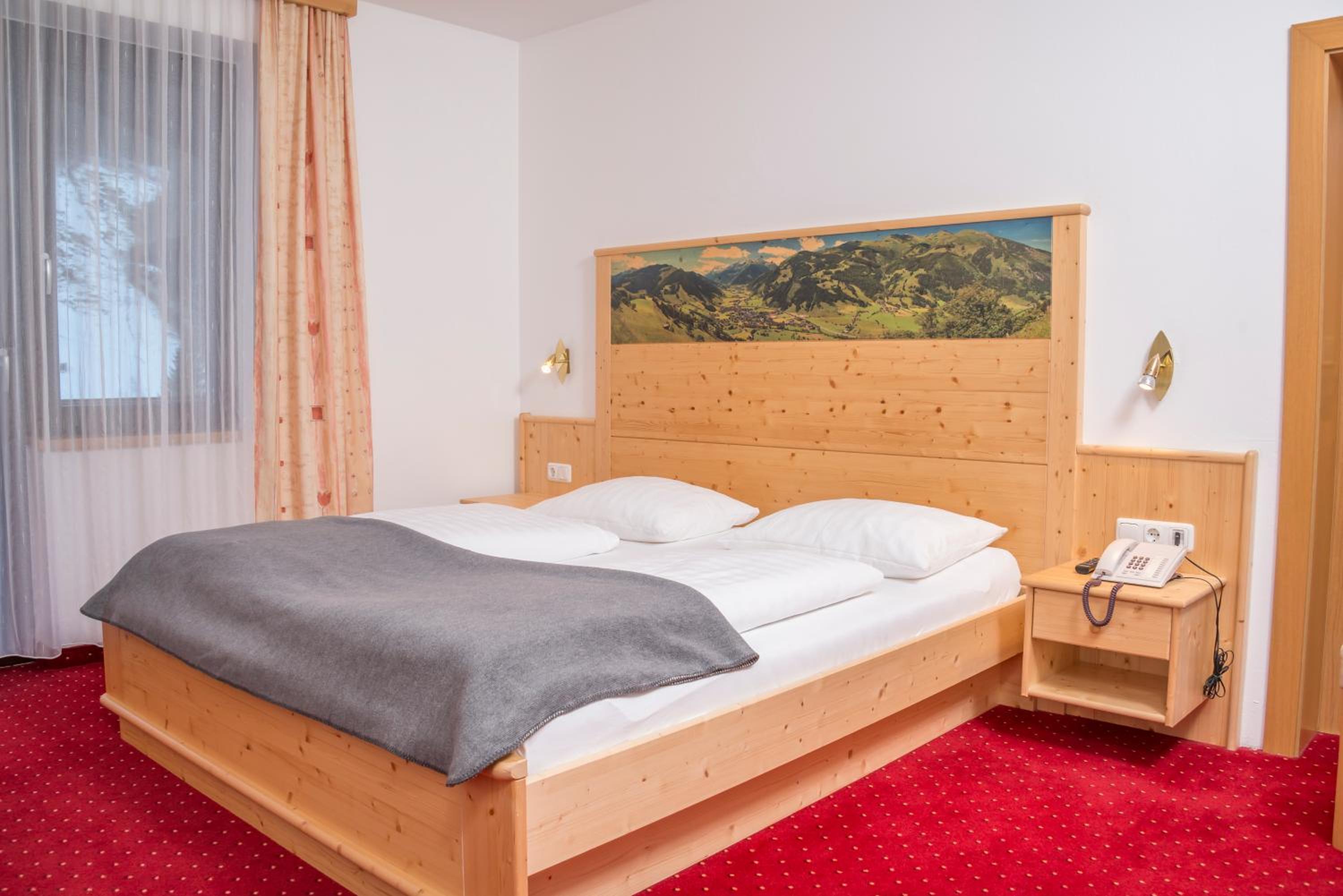 Double Room with Balcony - Photo 3