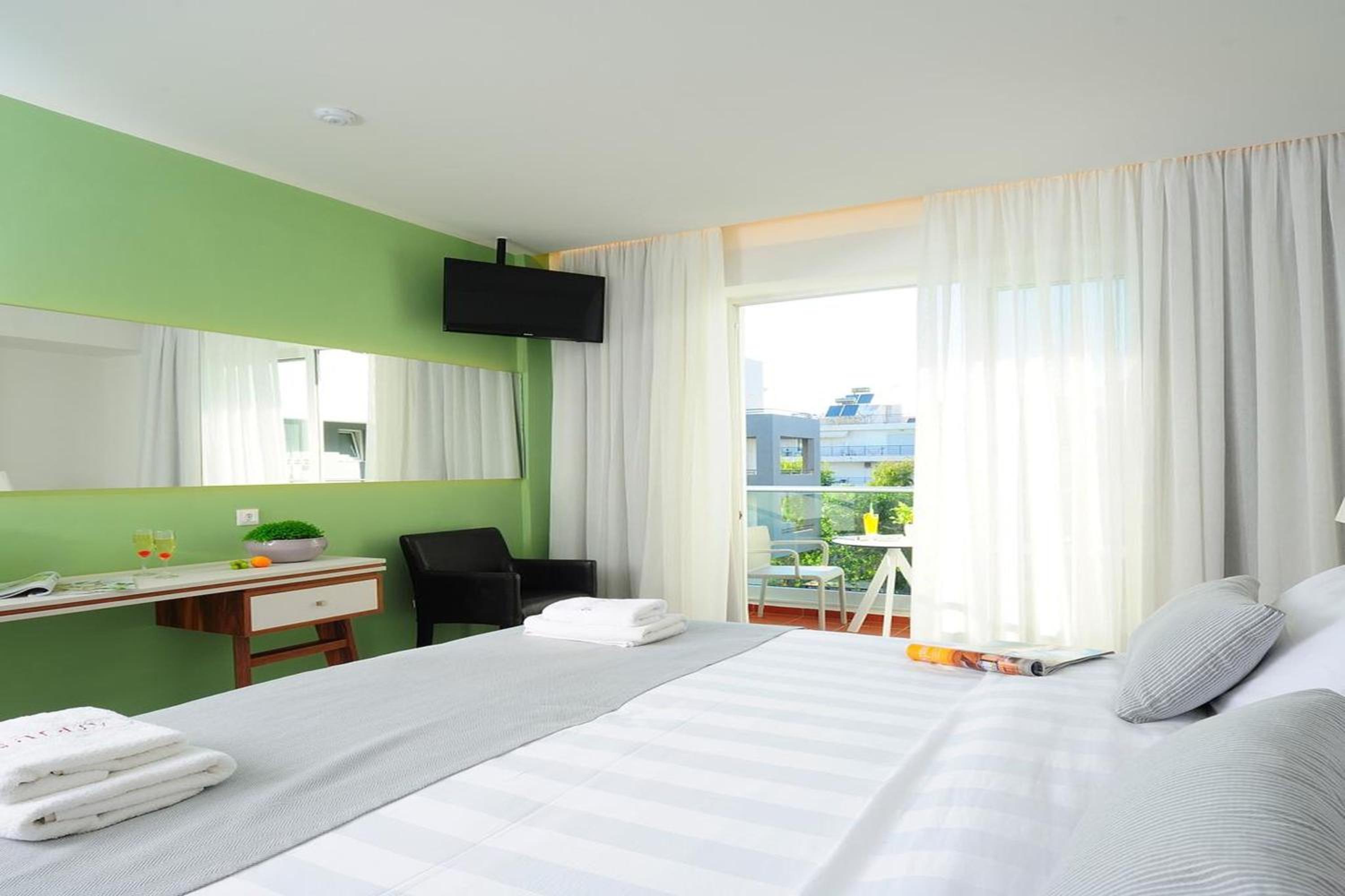 Deluxe Room - Photo 5