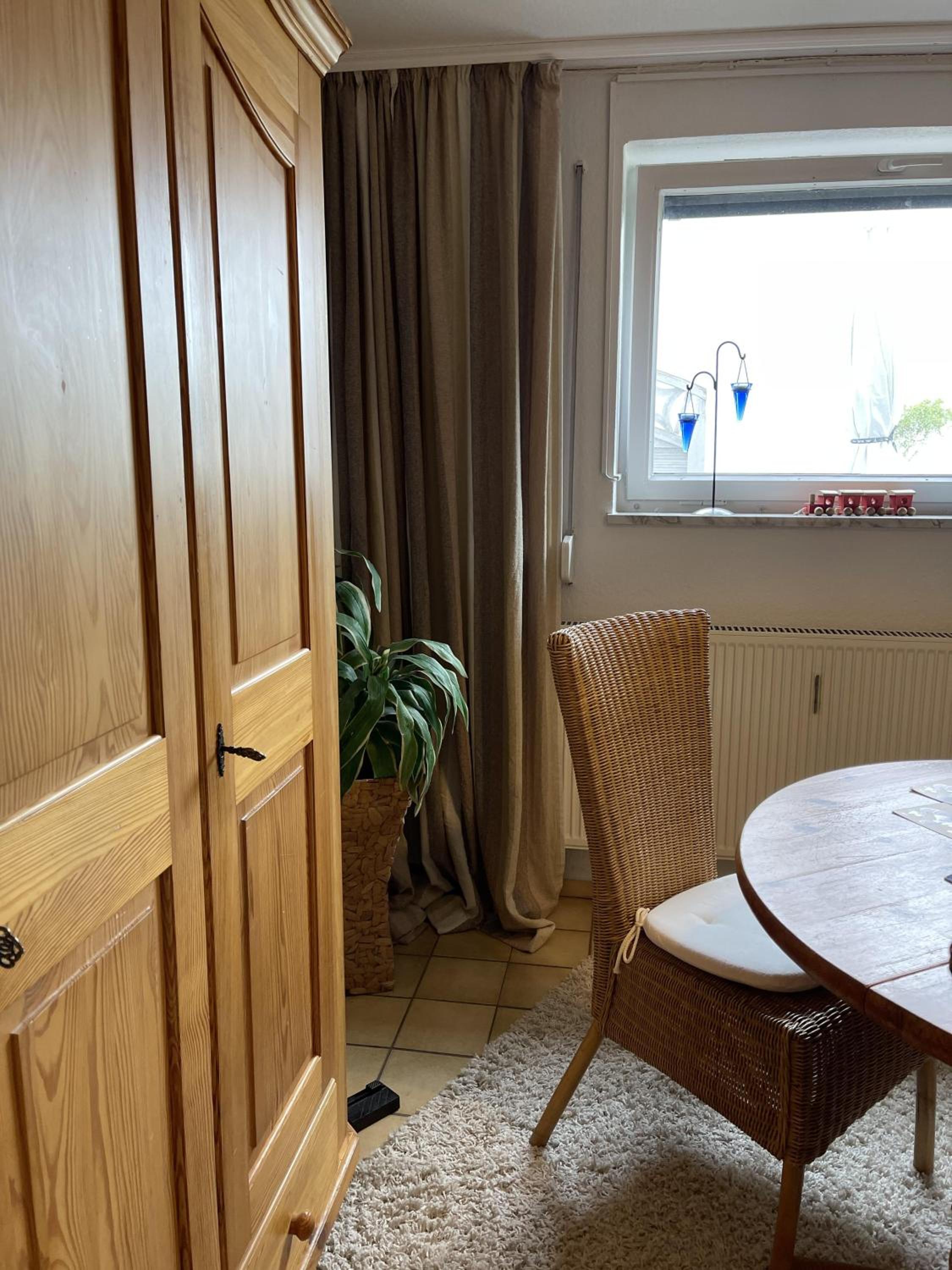 Economy Twin Room - Photo 8