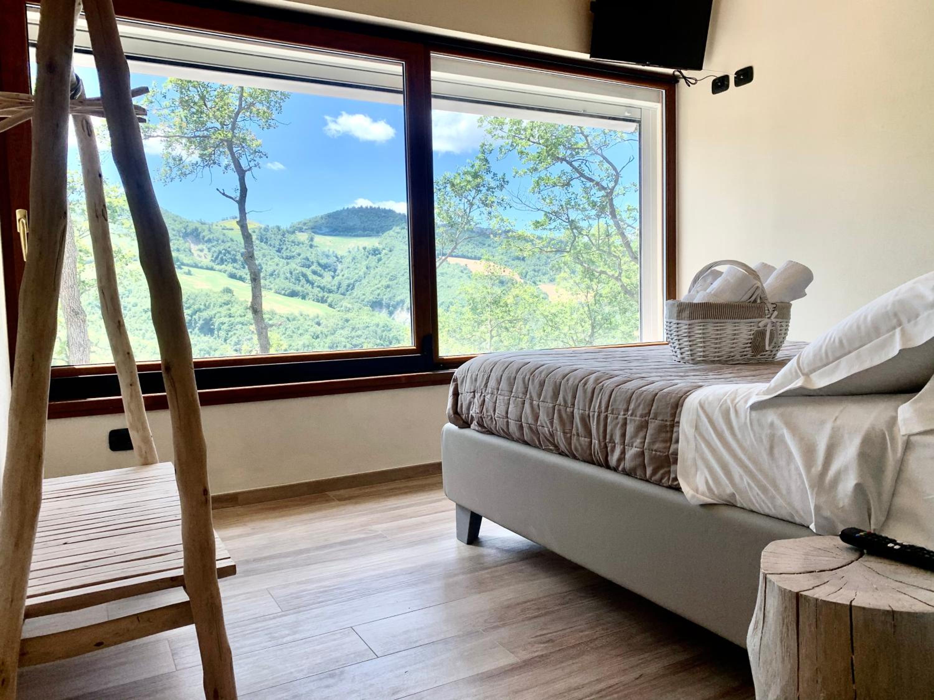King Room with Mountain View photo 2