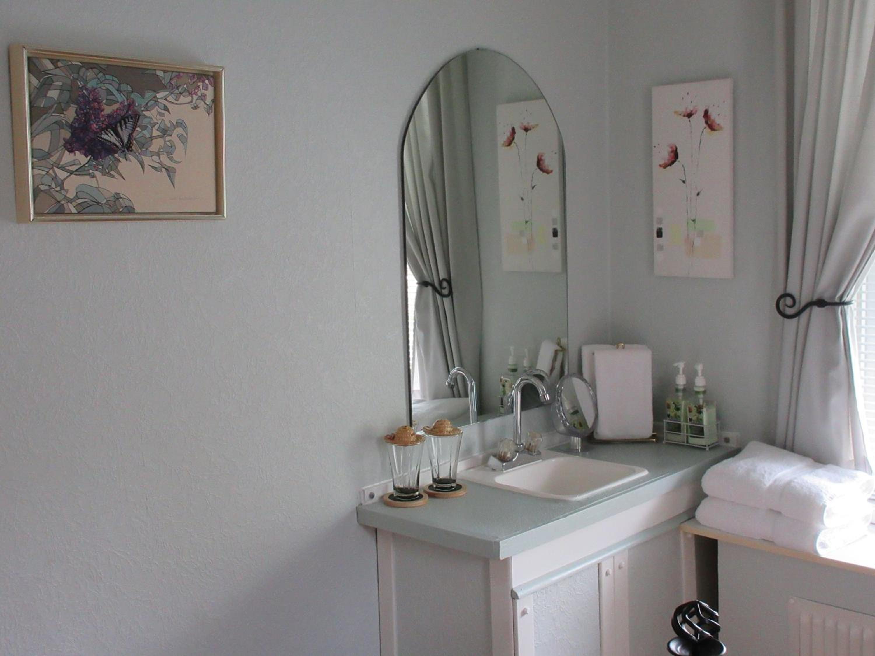 Double Room with Shared Bathroom photo 3