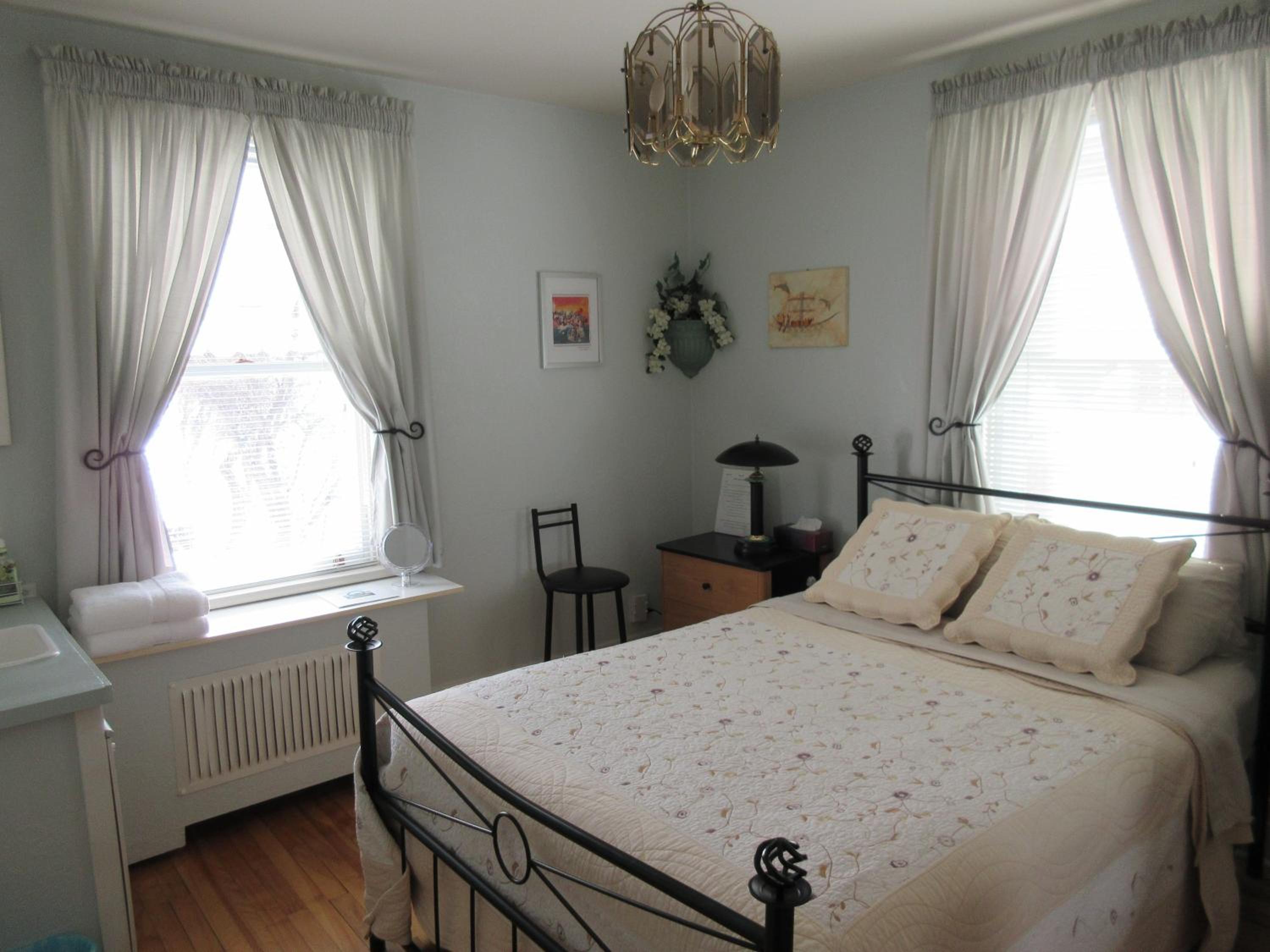 Double Room with Shared Bathroom photo 1