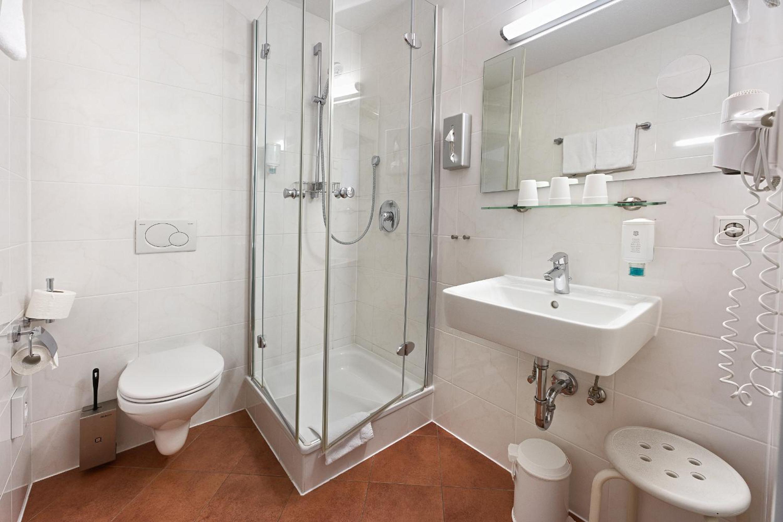 Triple Room (2 Adults + 1 Child) photo 2