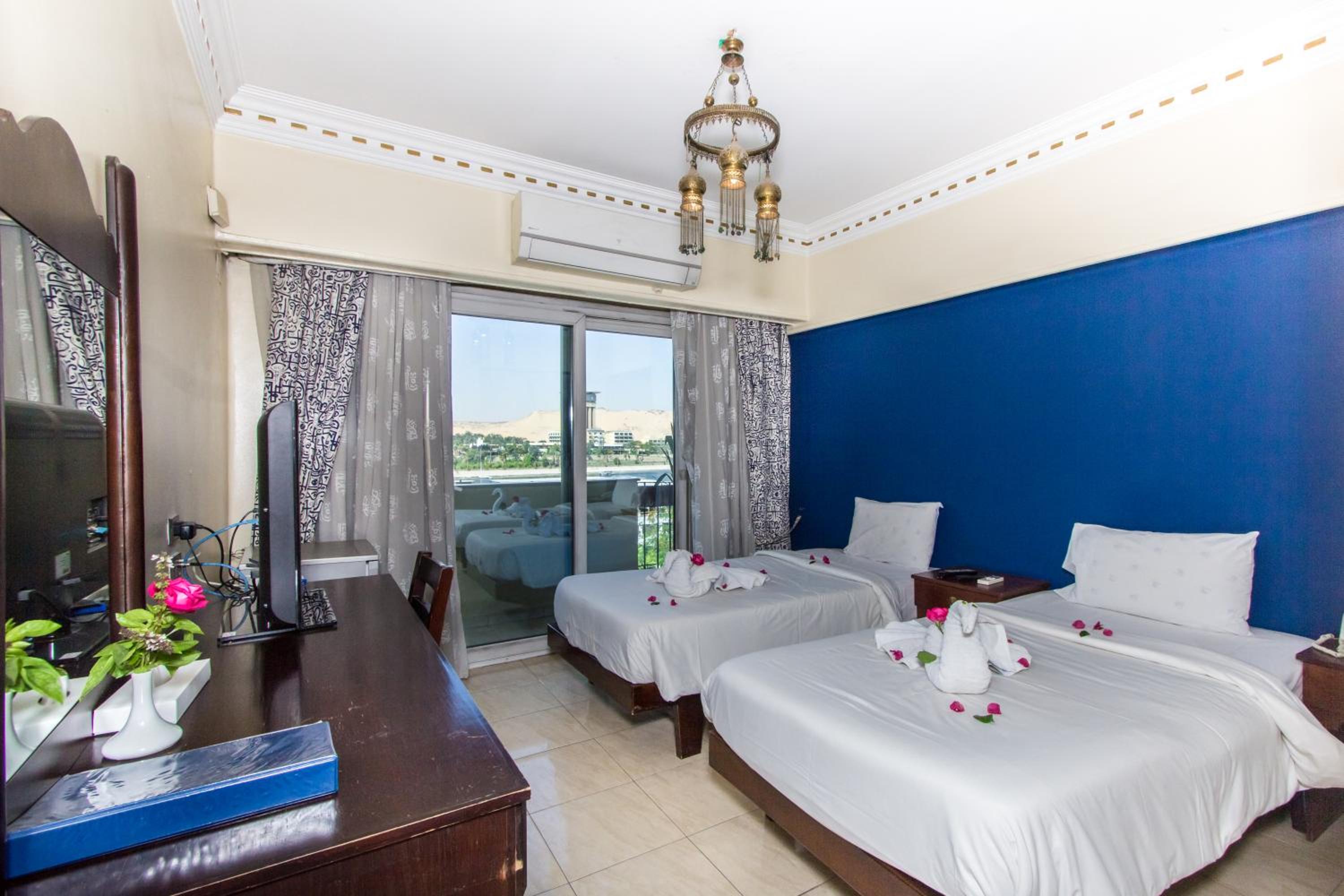 Deluxe Double or Twin Room with River View - Photo 20