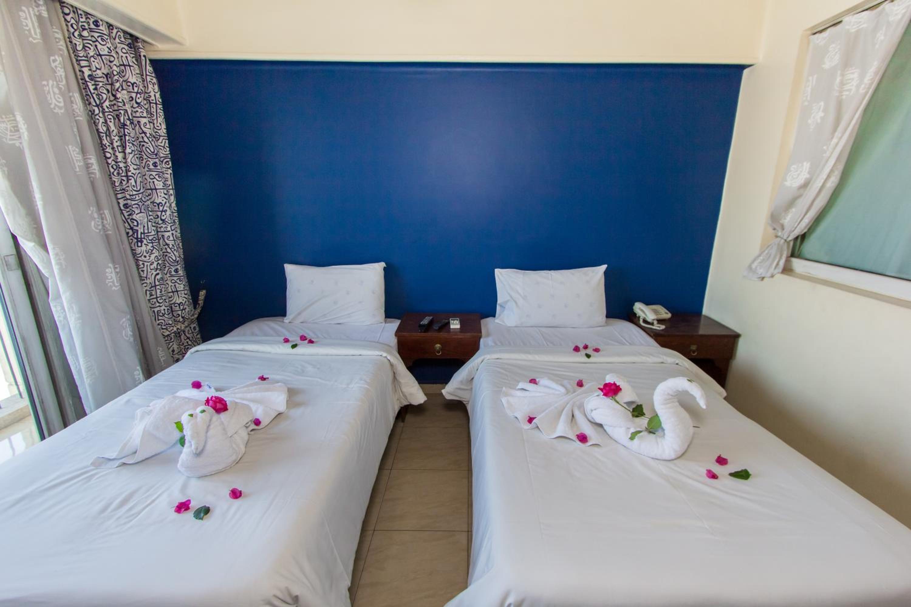 Deluxe Double or Twin Room with River View - Photo 19