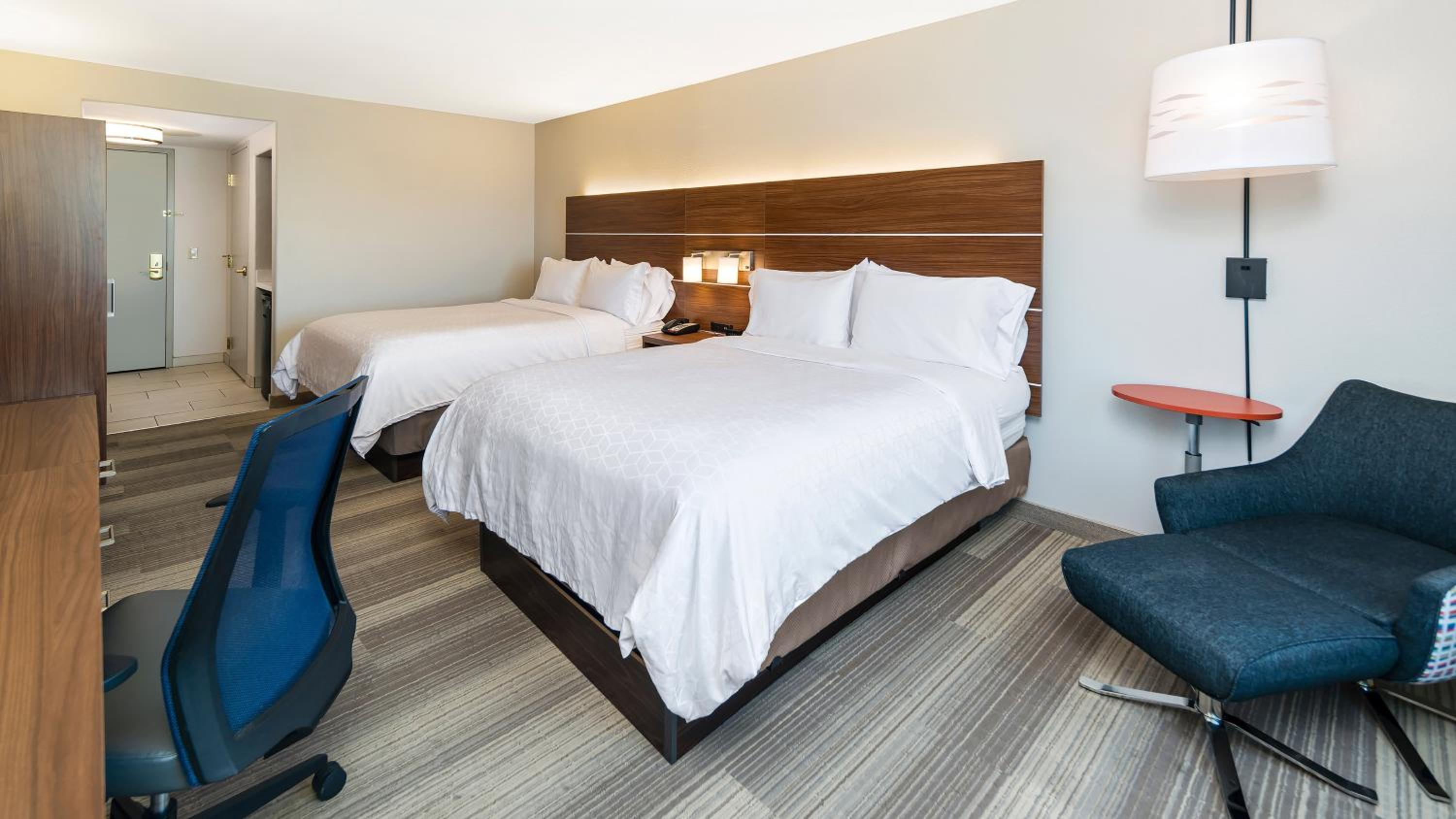Standard Room with Two Queen Beds - Photo 1