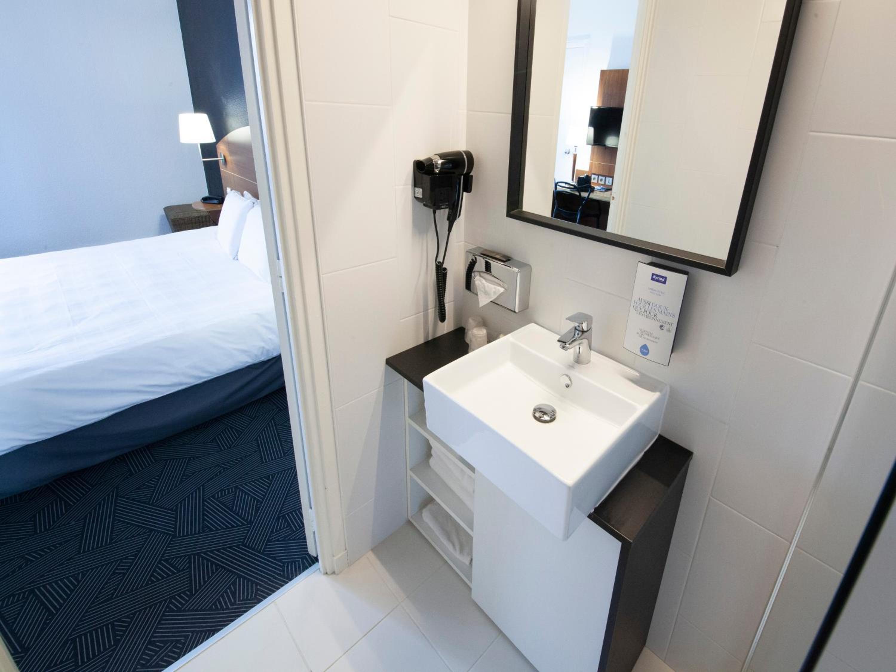 Double Room - Photo 13