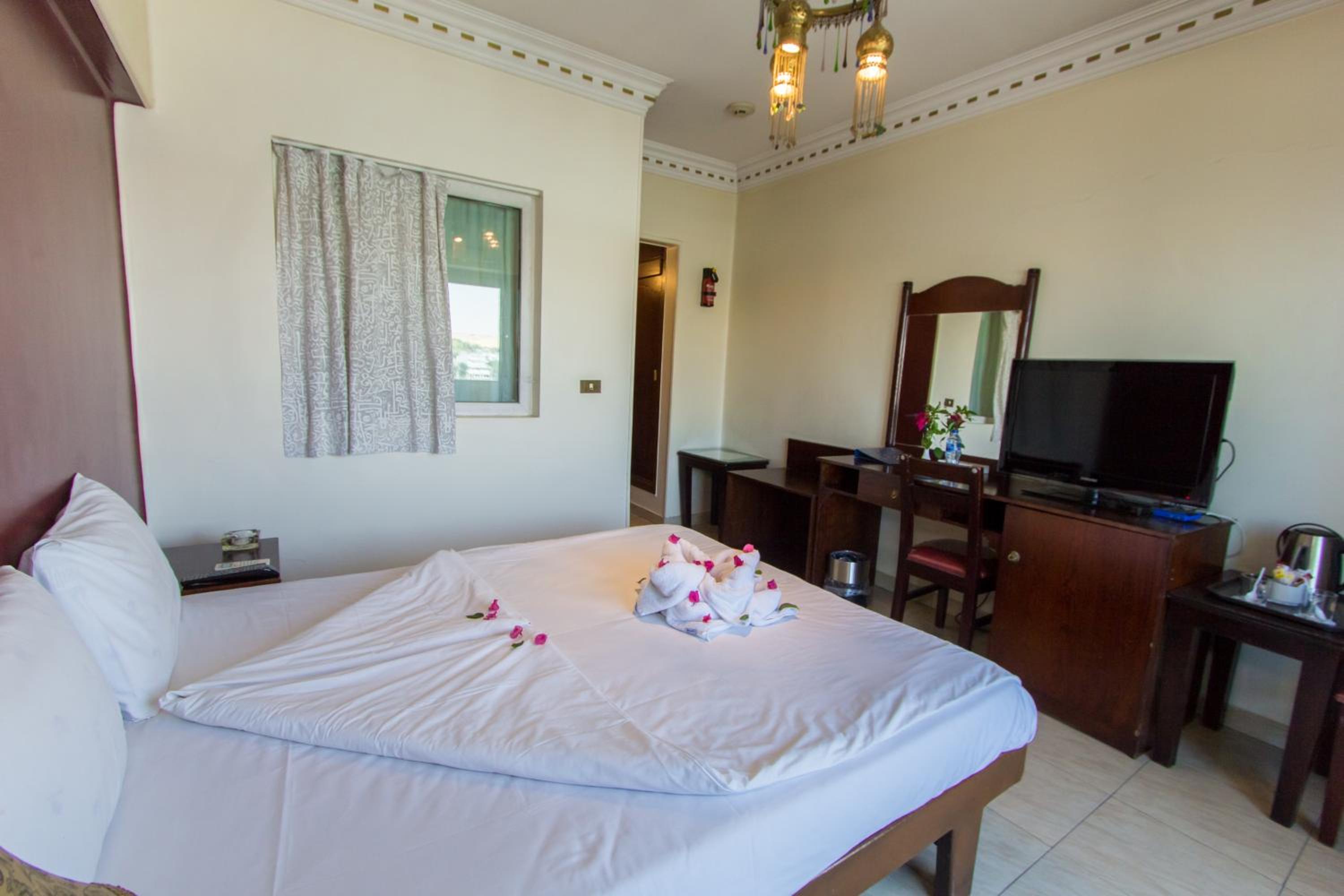 Deluxe Double or Twin Room with River View - Photo 7