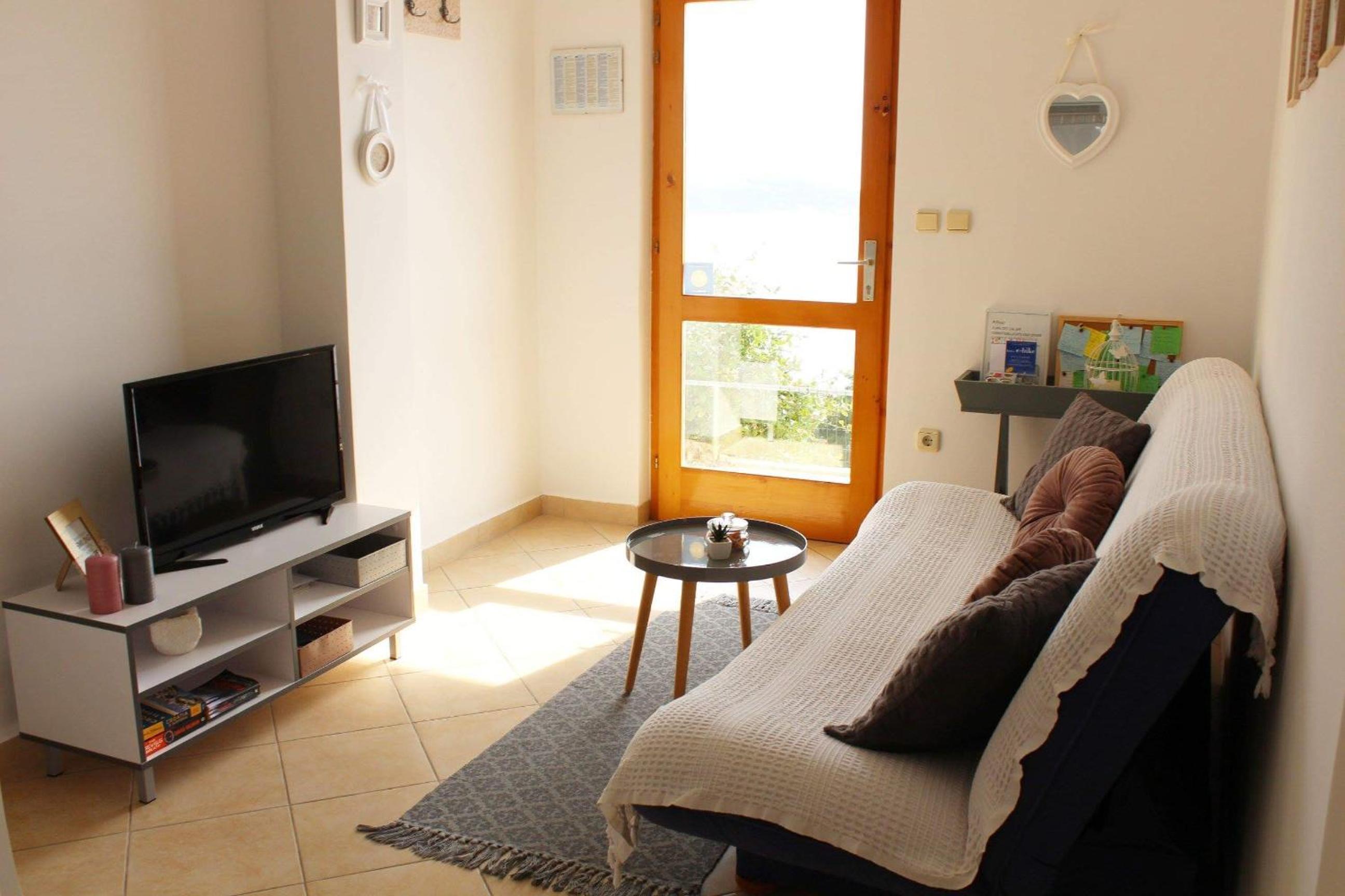 One Bedroom Apartment with Terrace and Sea View