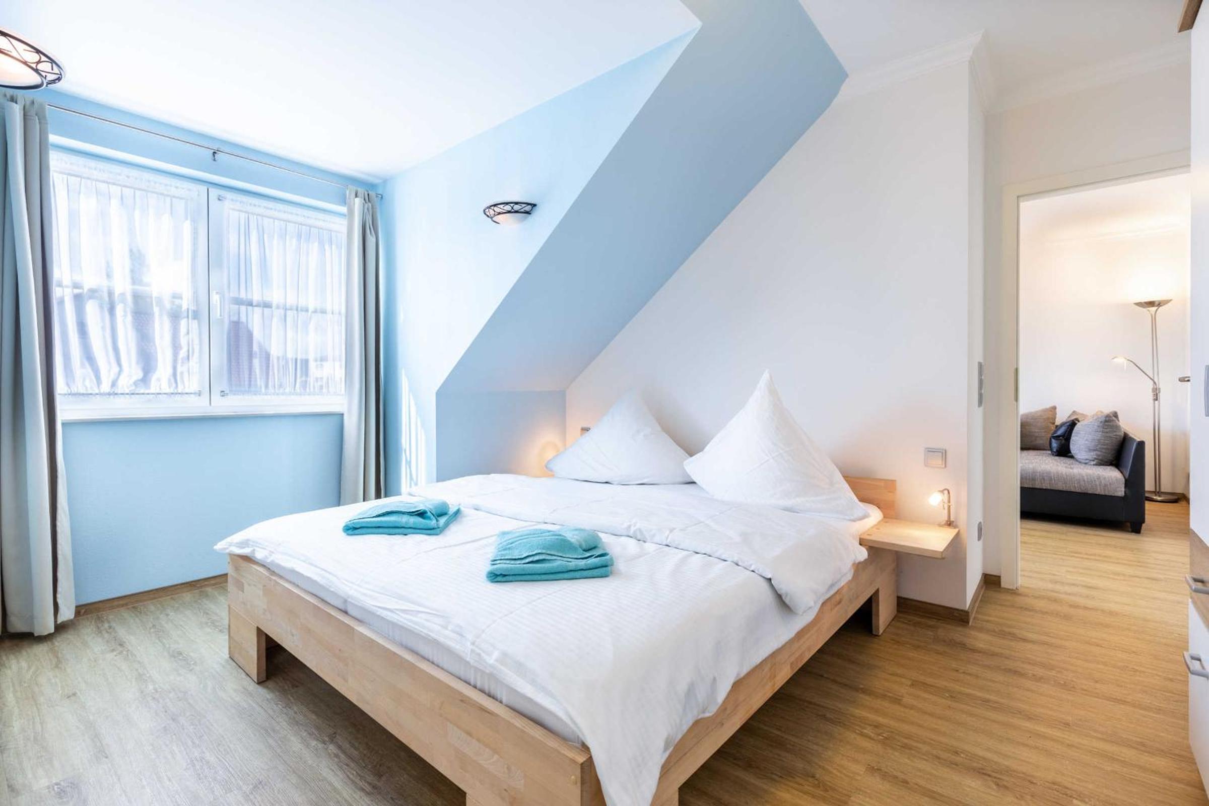 One-Bedroom Apartment with Balcony photo 3