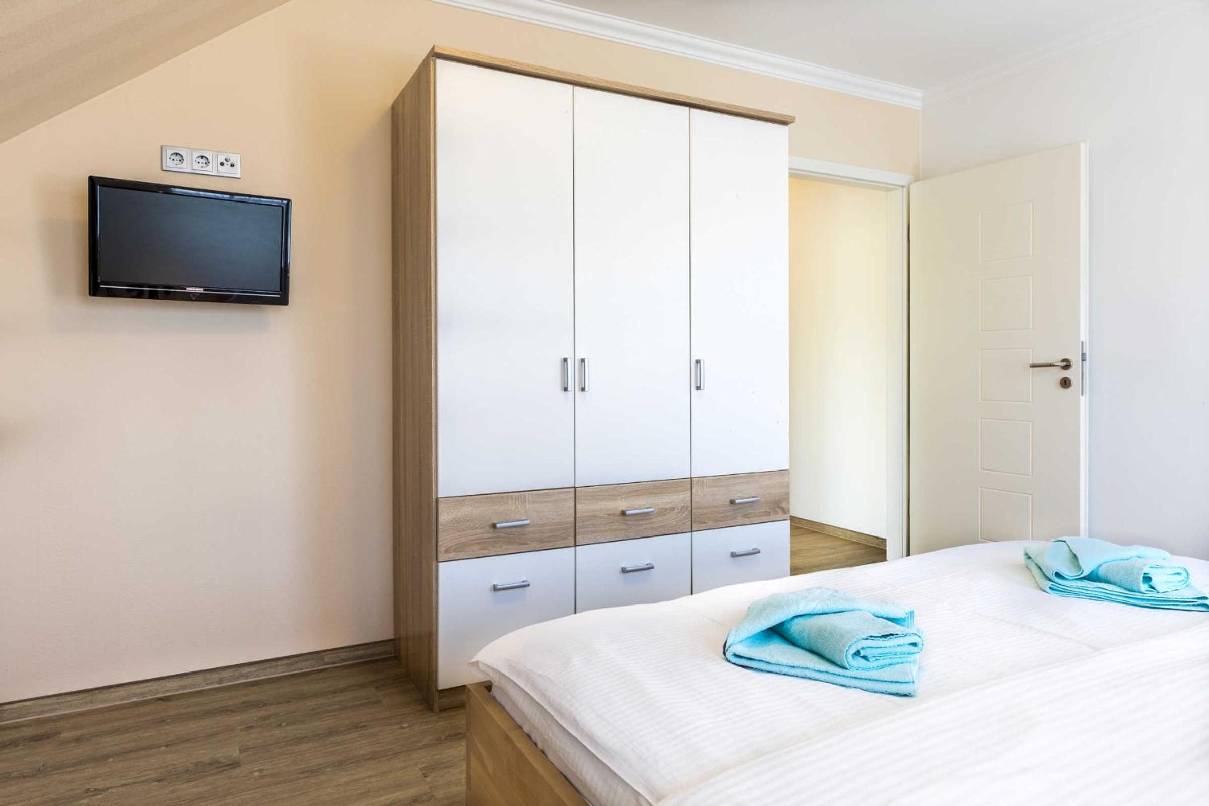 One-Bedroom Apartment with Balcony photo 3