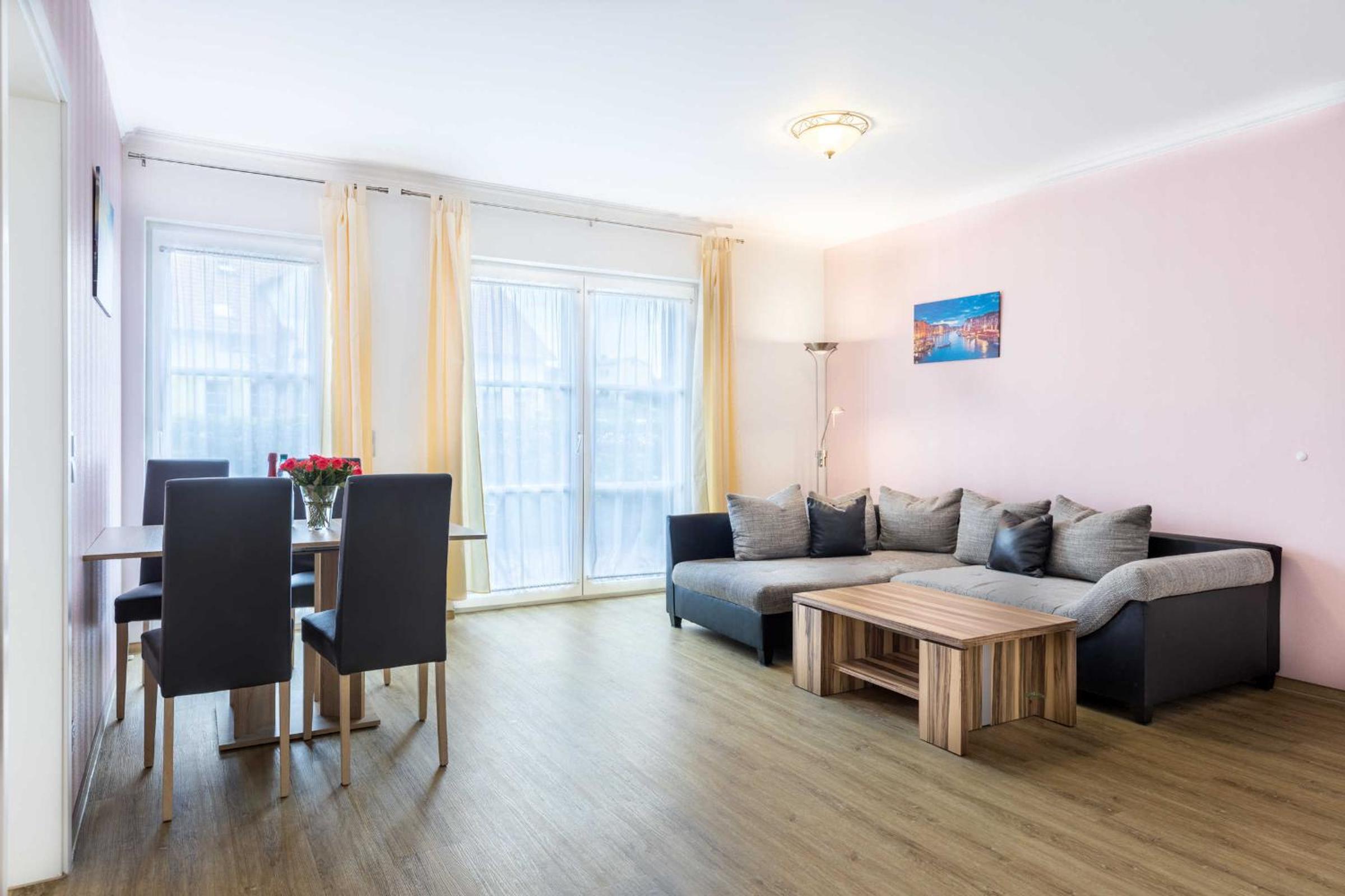 One-Bedroom Apartment with Balcony and Terrace photo 2