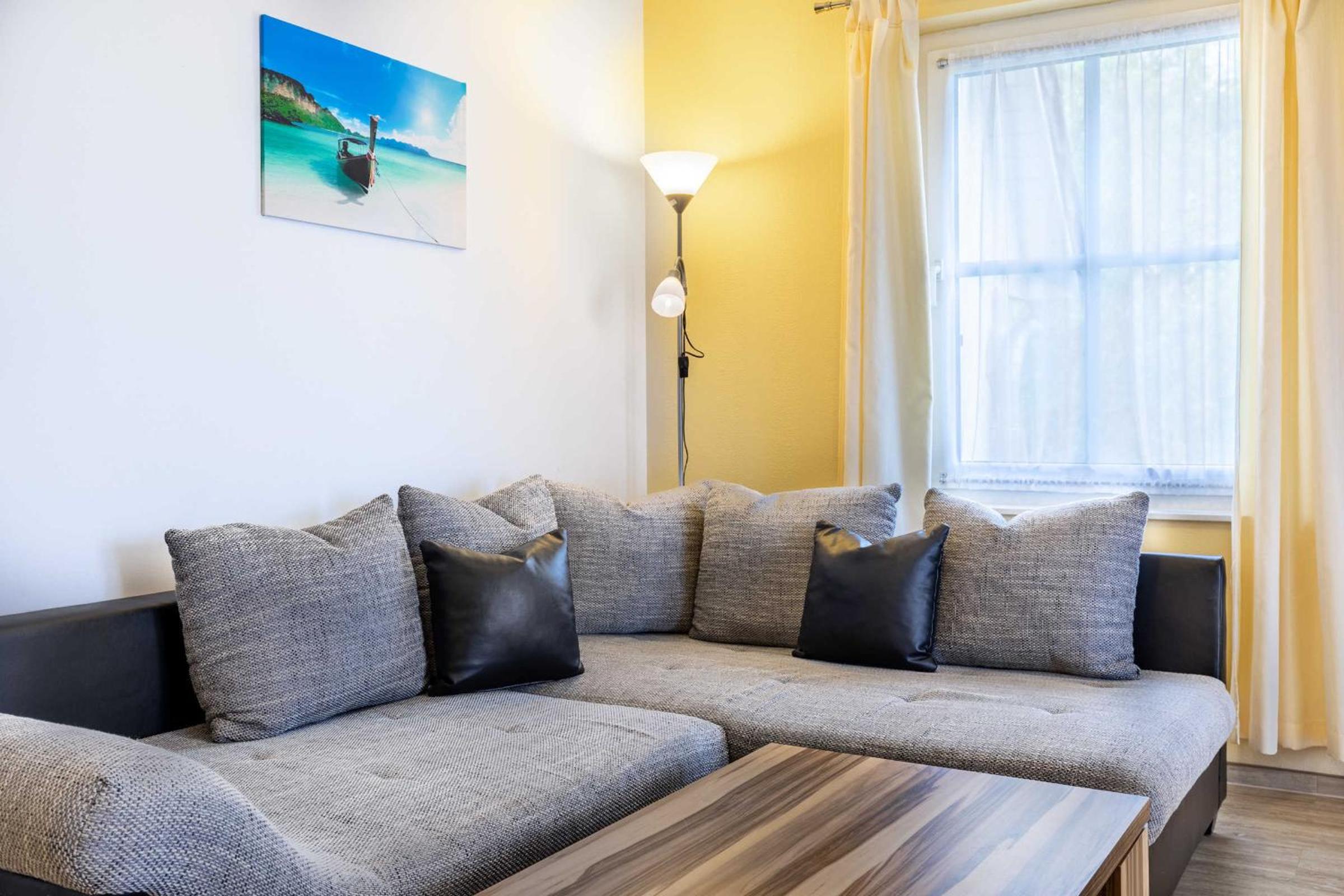 One-Bedroom Apartment with Balcony photo 3