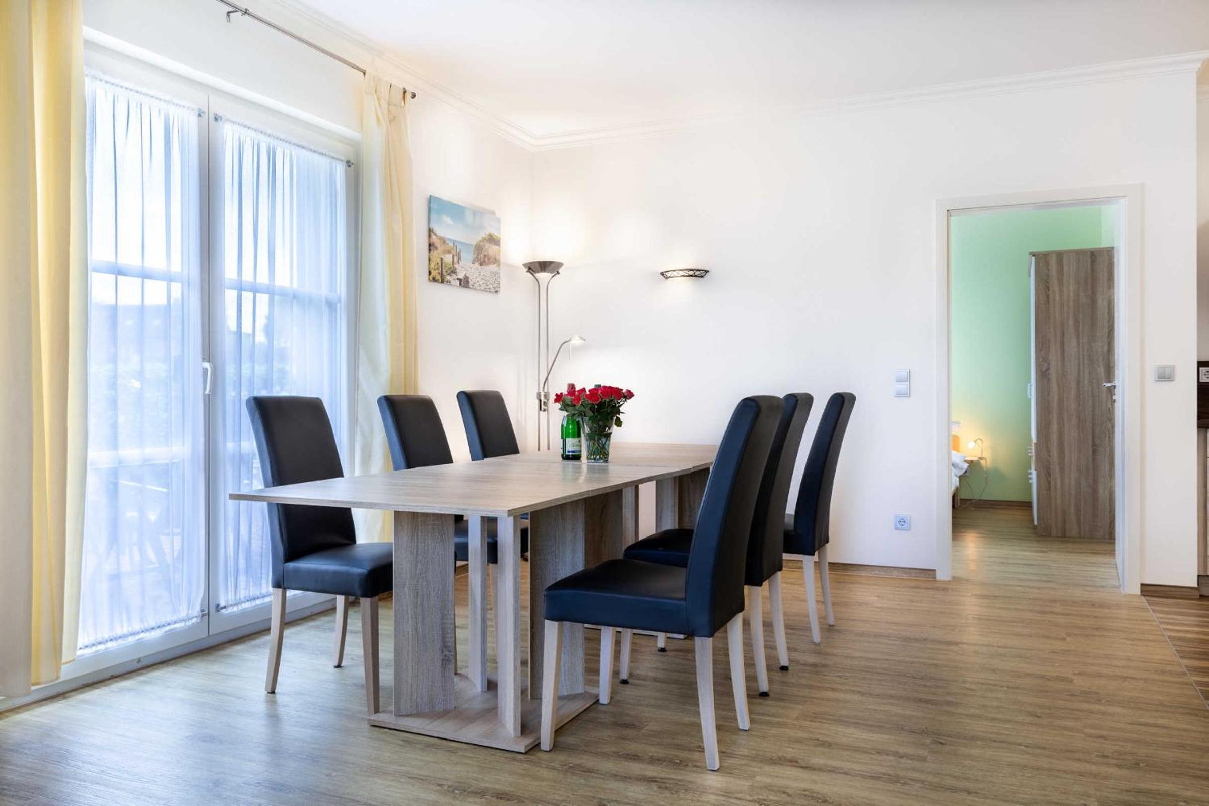 One-Bedroom Apartment with Balcony and Terrace photo 2