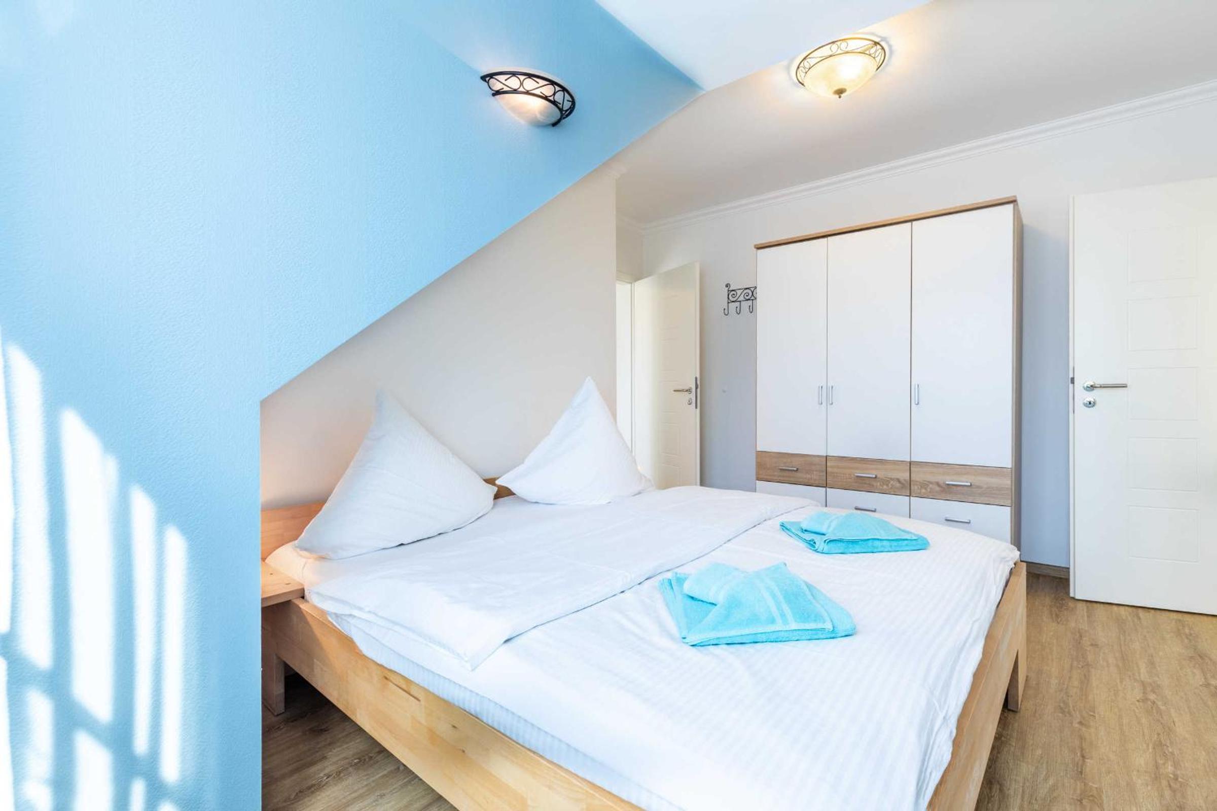 One-Bedroom Apartment with Balcony photo 2