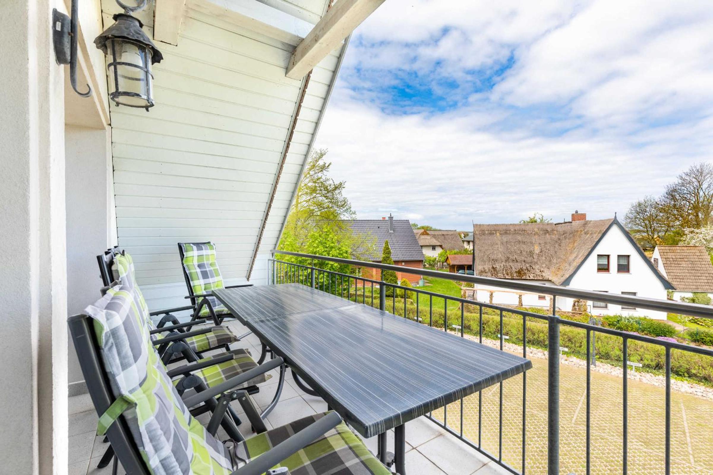 Apartment with Balcony and Terrace photo 1