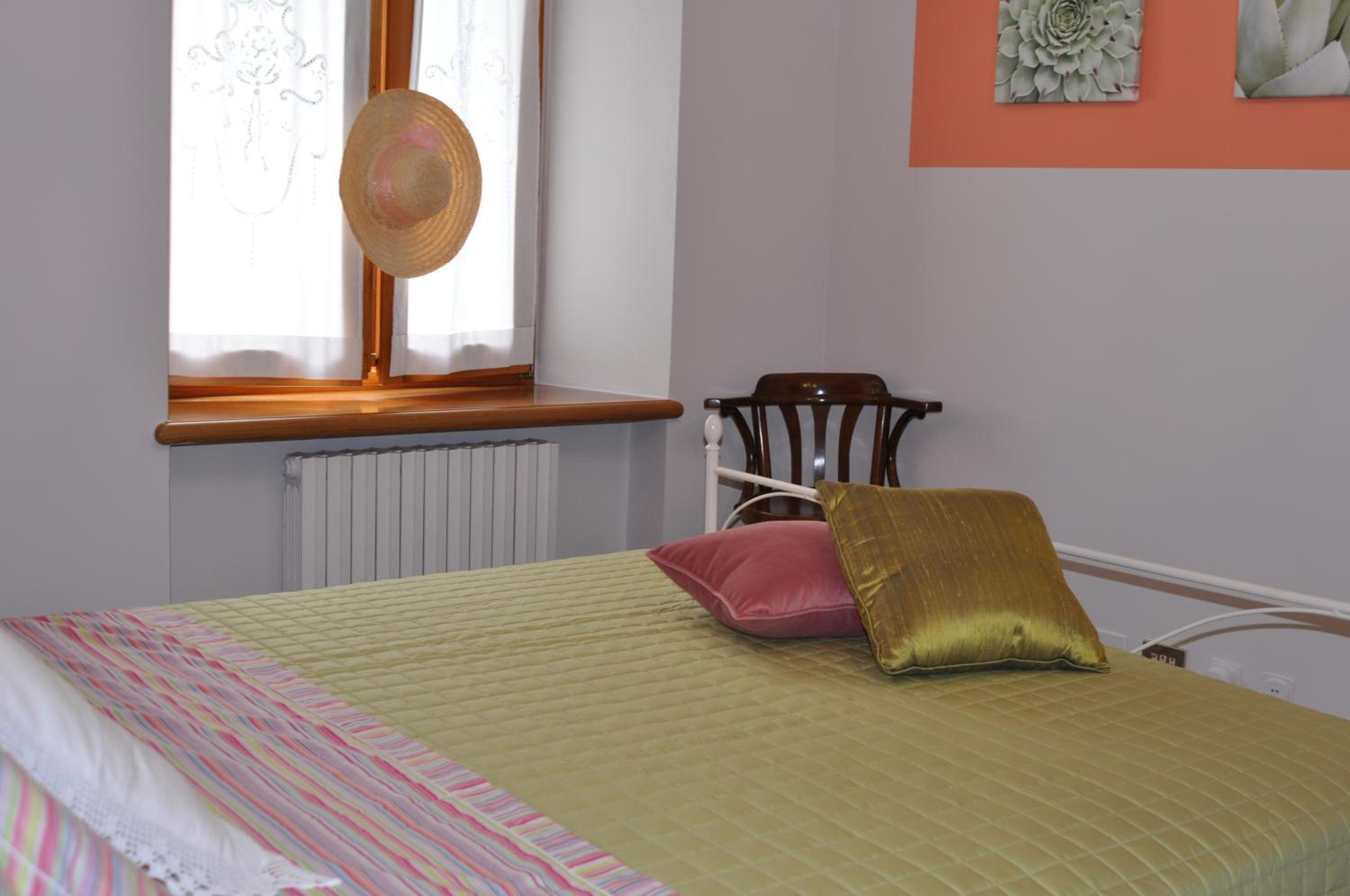 Two-Bedroom Apartment - Photo 16