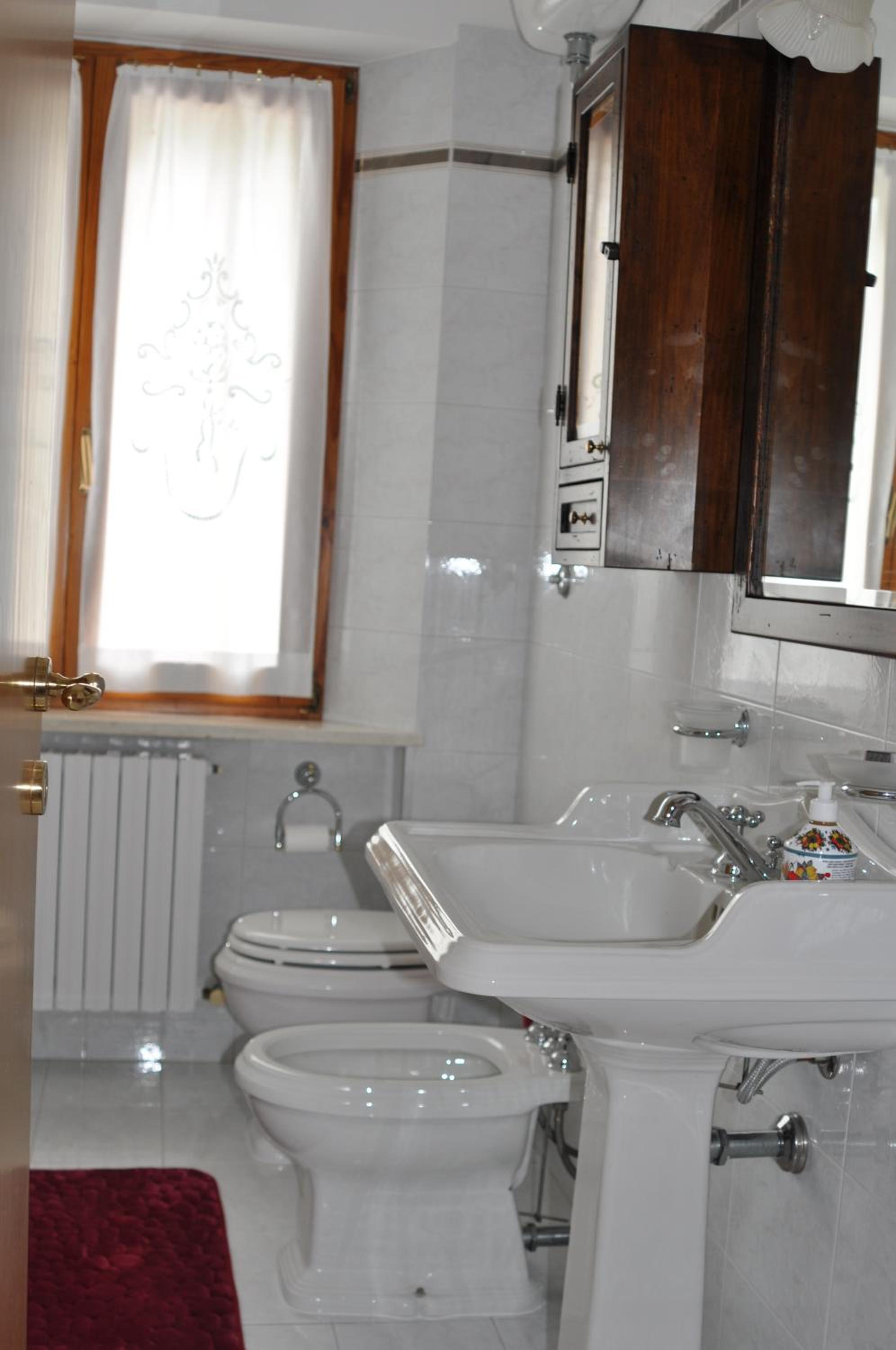 Two-Bedroom Apartment - Photo 6