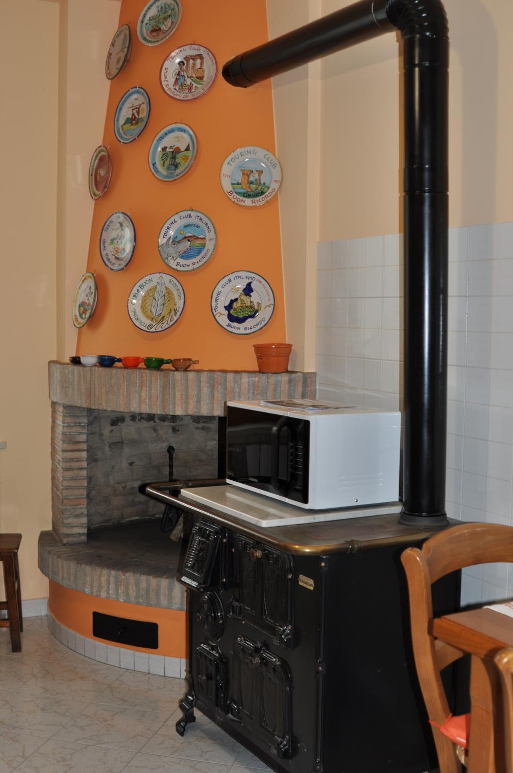 Two-Bedroom Apartment - Photo 2