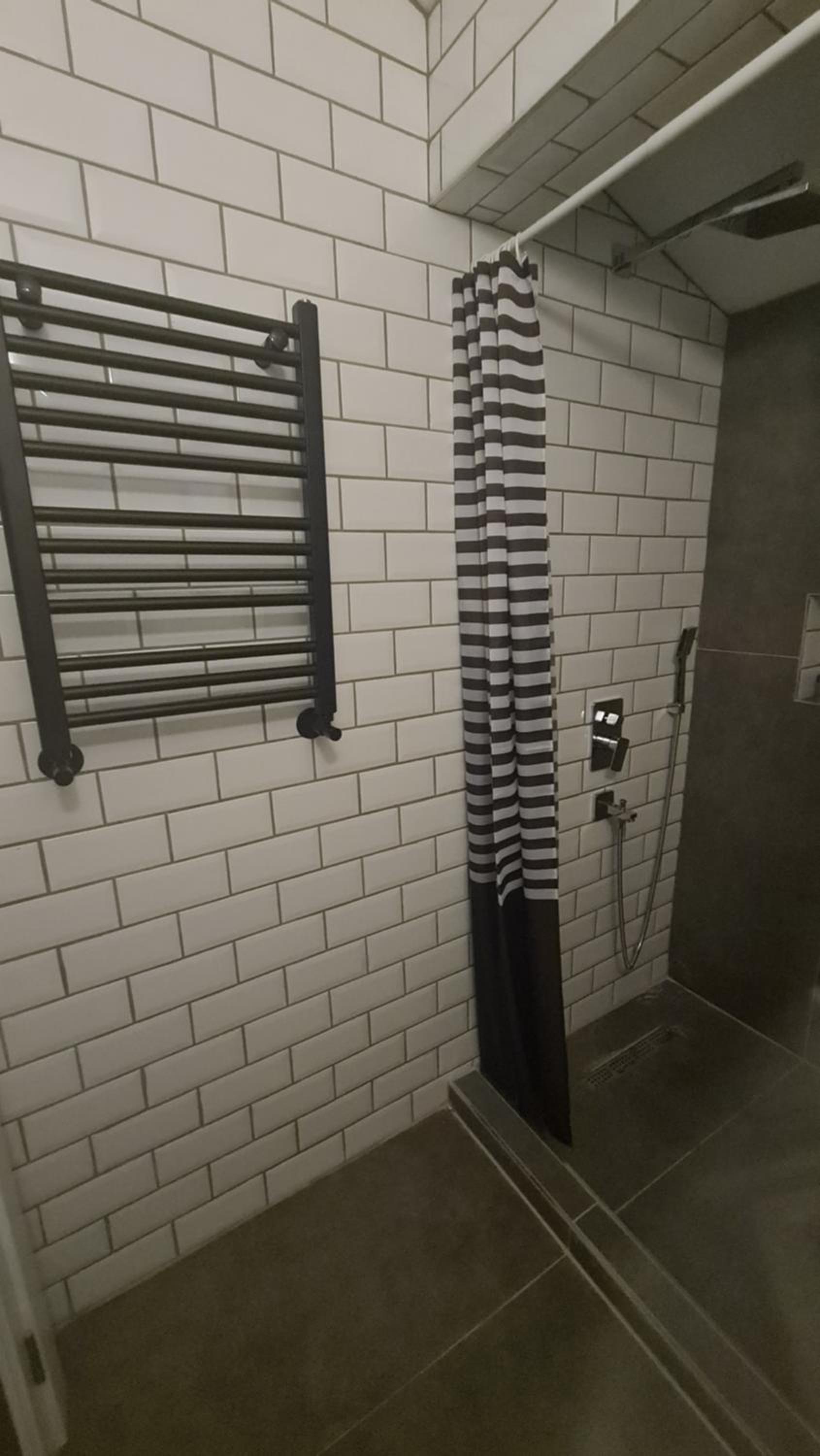 Deluxe Room - Photo 21
