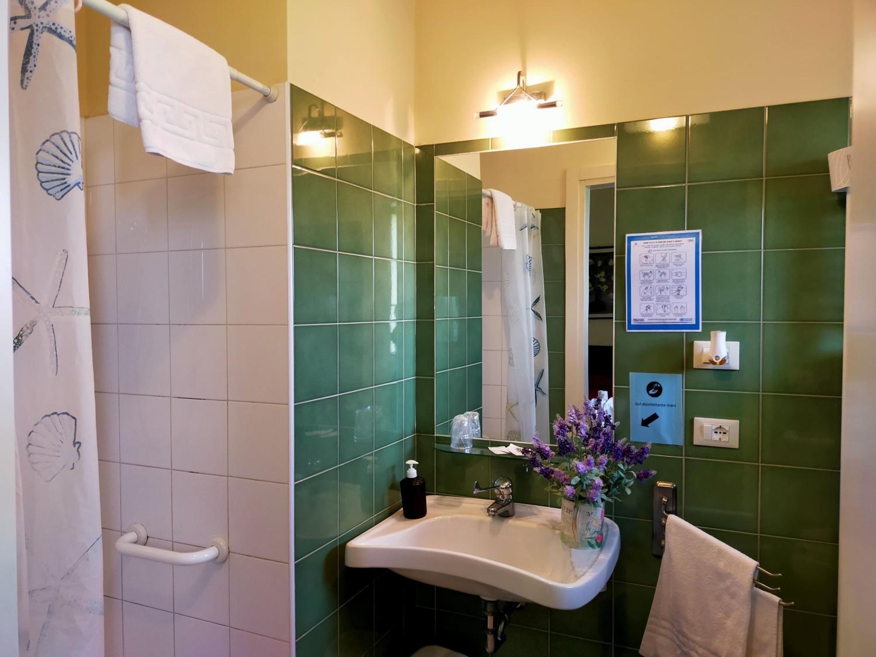 Standard Single Room with Garden View photo 2