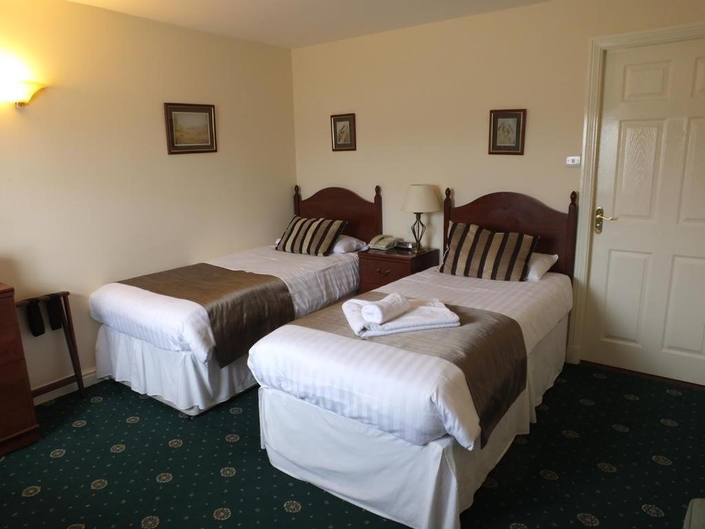 Twin Room With Private Bathroom photo 3