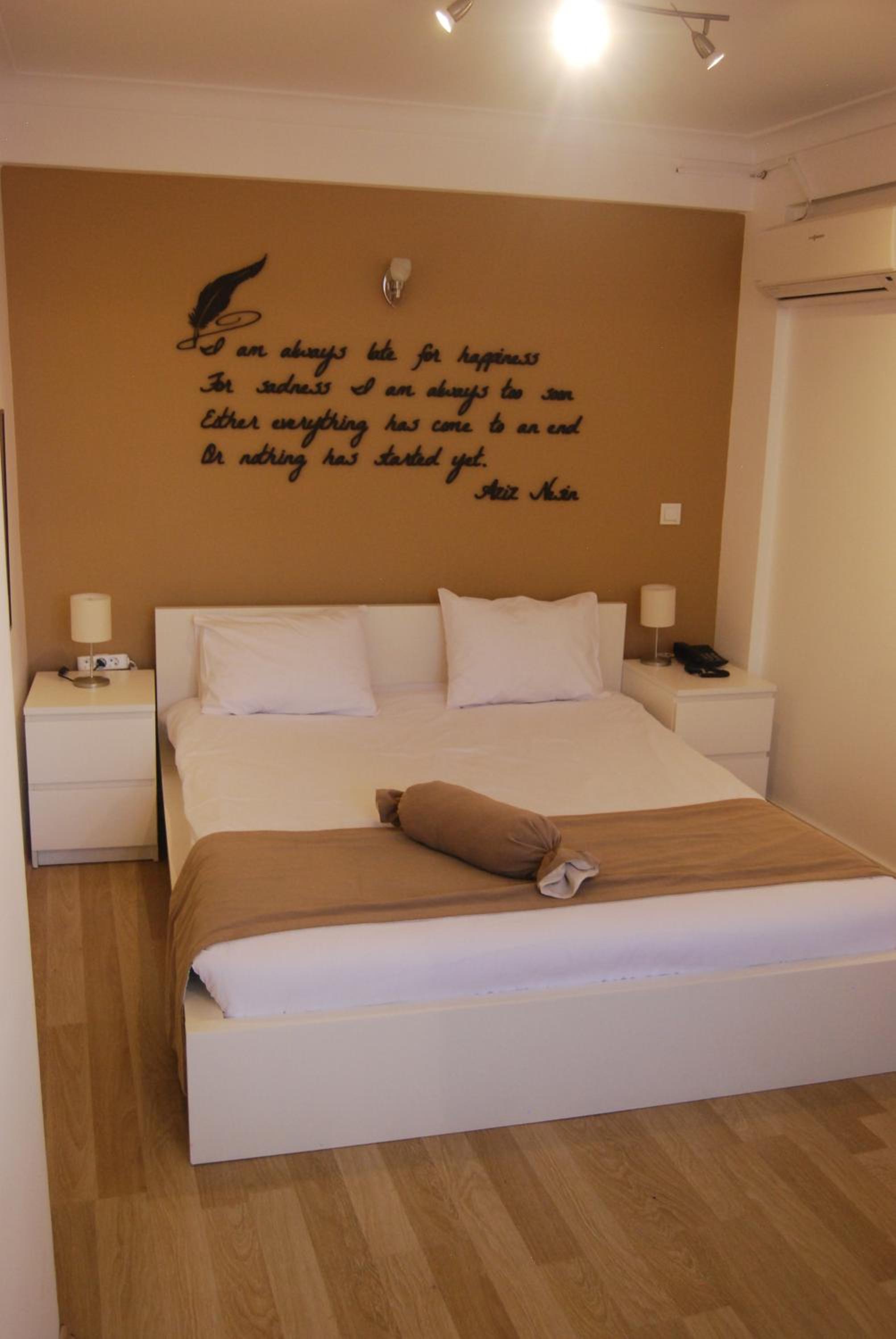 Deluxe King Room photo 1