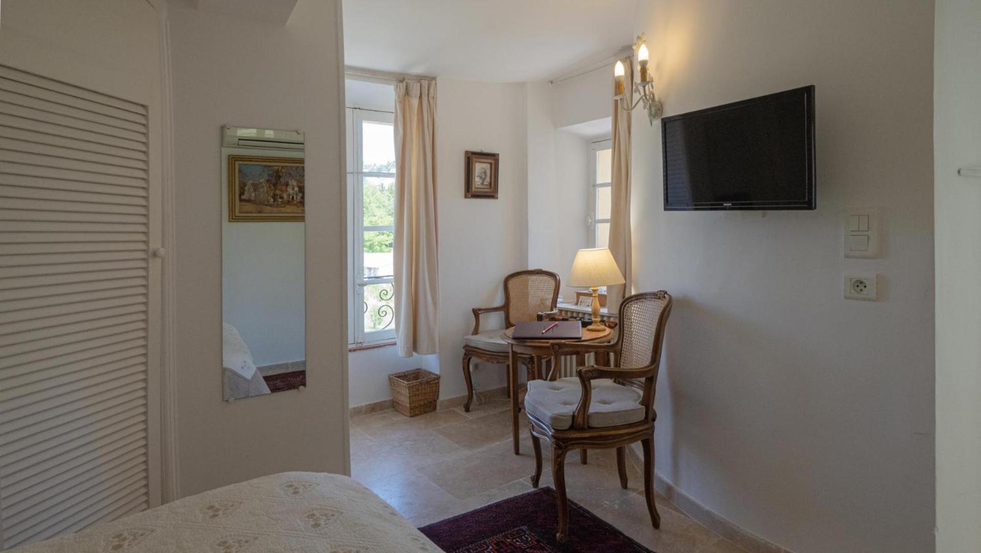 Small Double Room photo 2