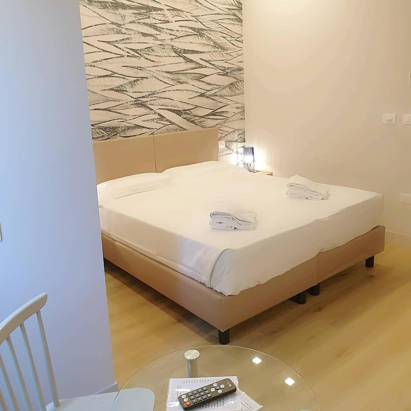 Deluxe Double or Twin Room - Photo 7