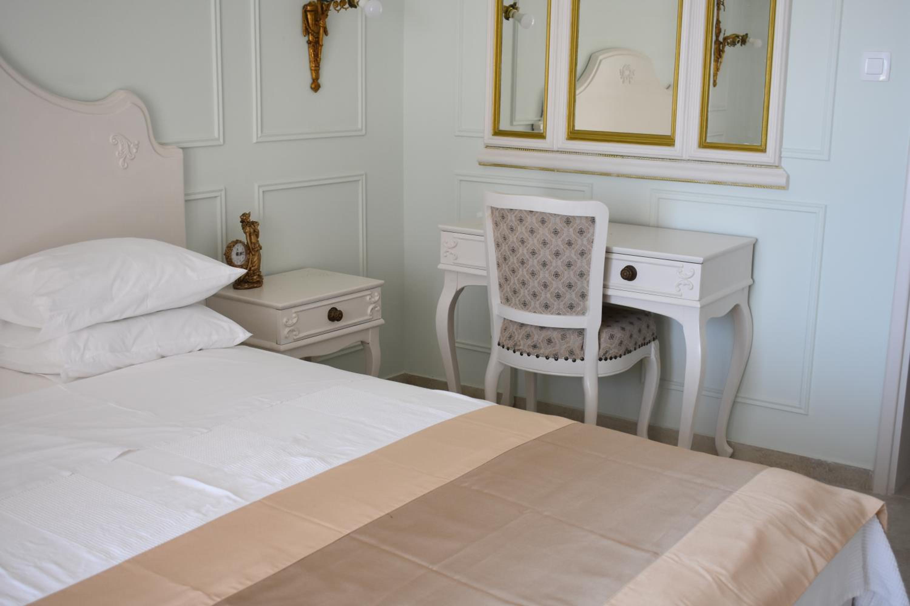 "Shabby Chic" Double Room with Balcony and Sea View