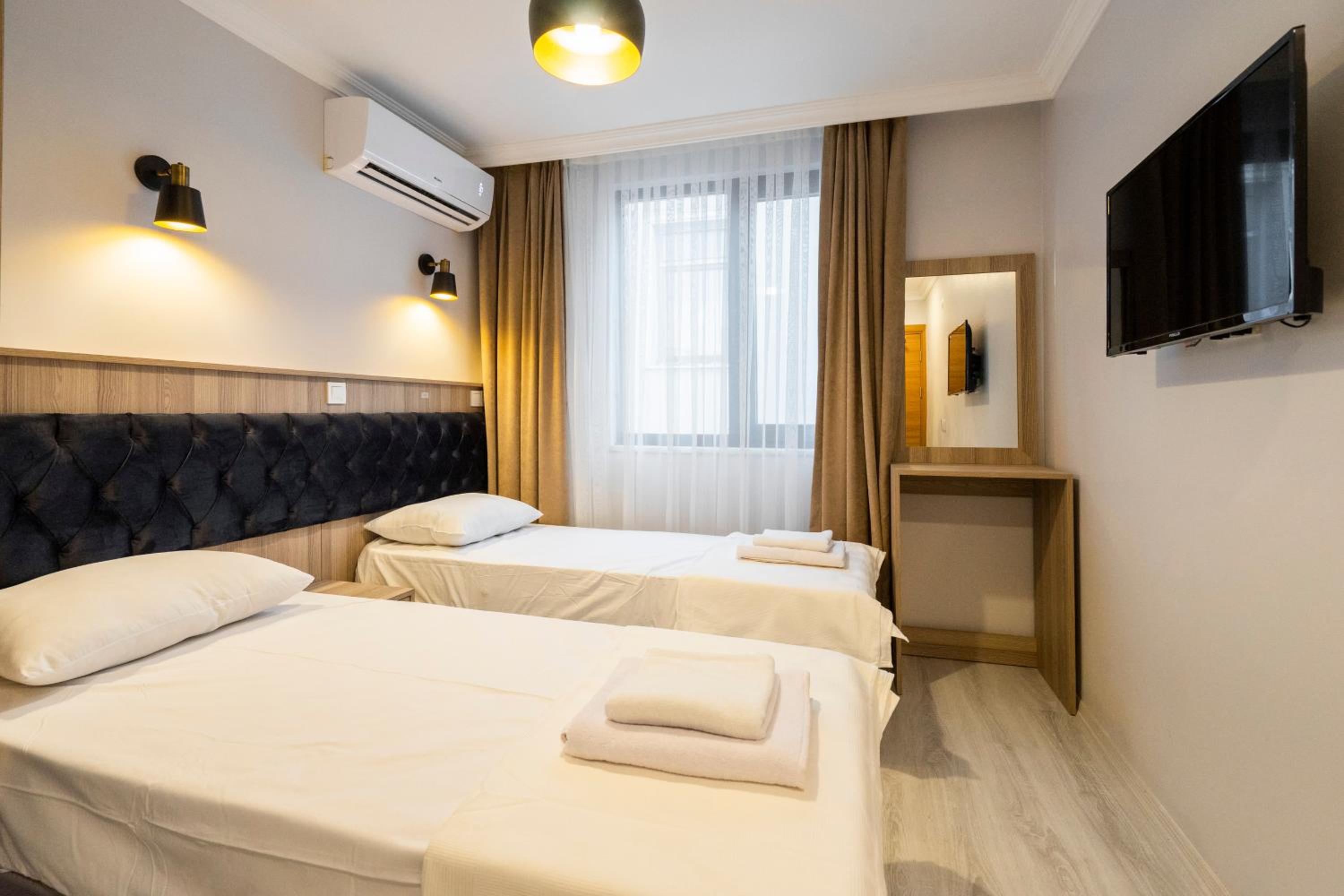 Deluxe Double or Twin Room photo 1