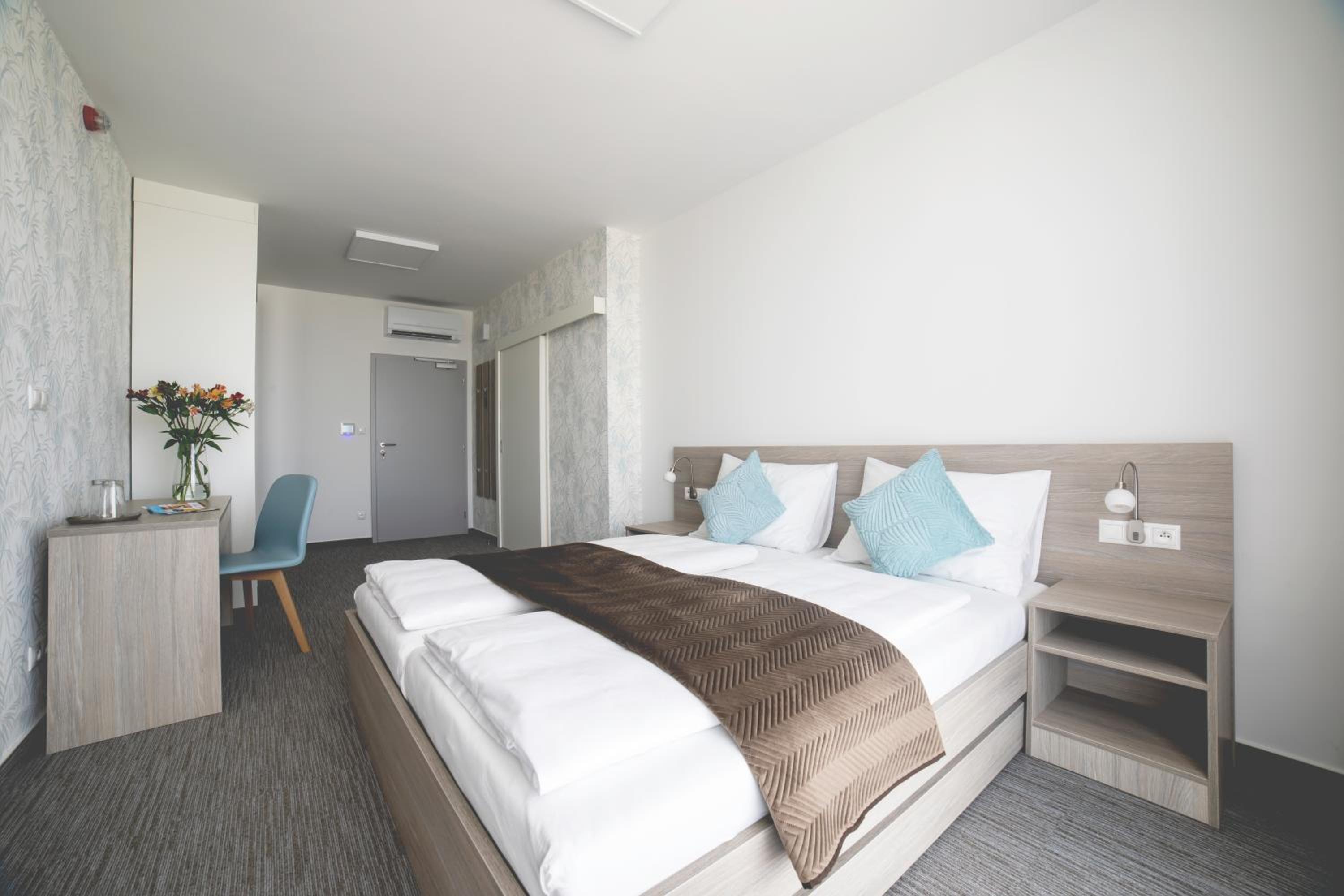 Double Room - Disability Access photo 2