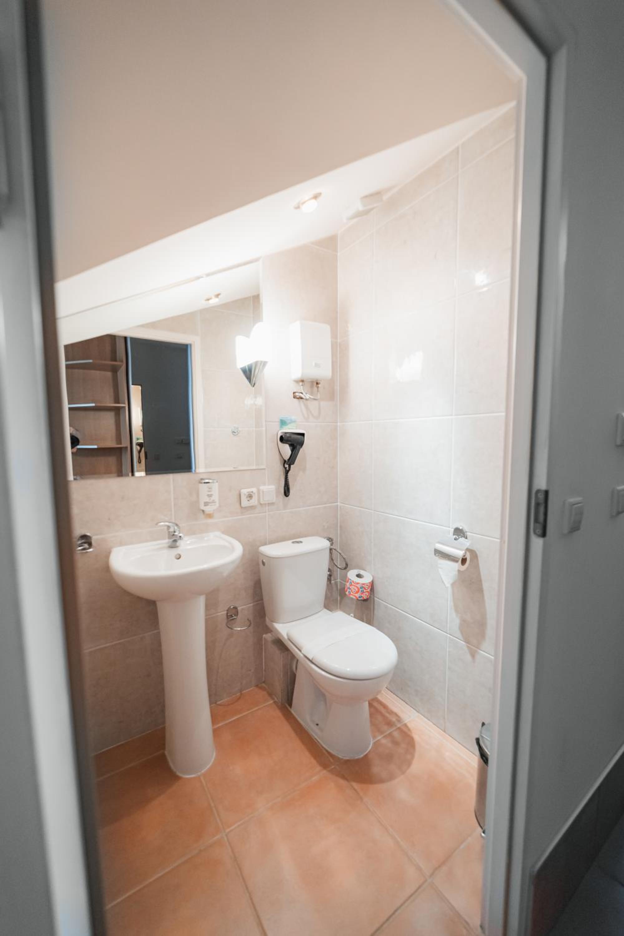Single Room photo 2
