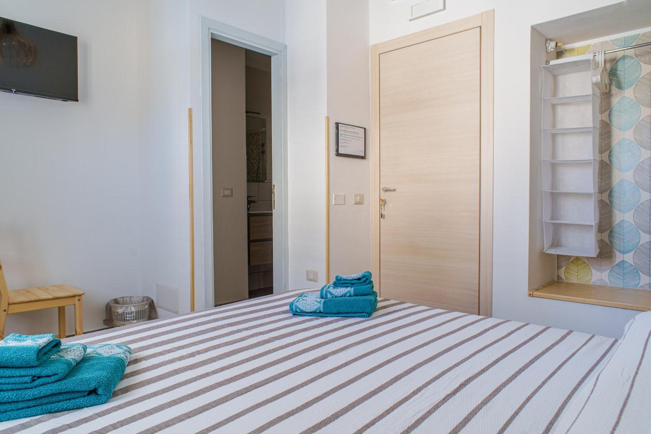 Standard Double Room - Photo 2