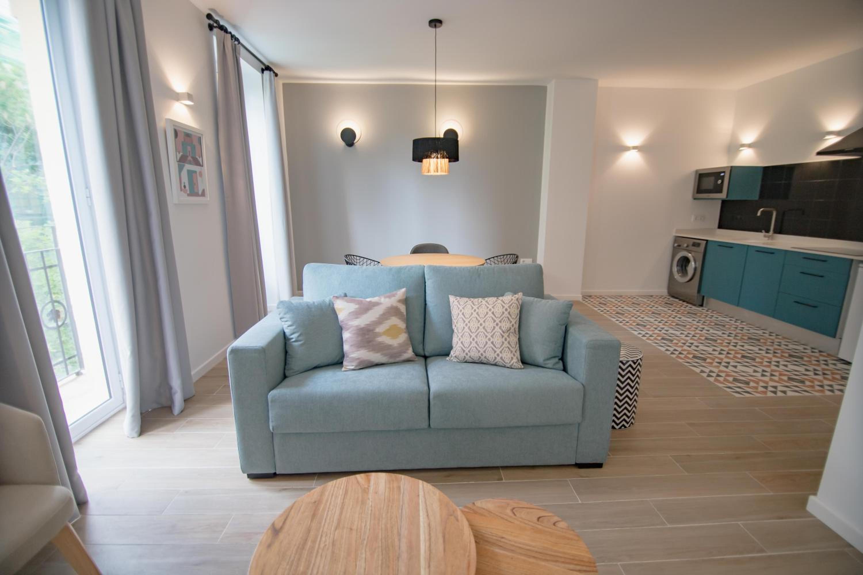 Two-Bedroom Apartment with Balcony - Photo 8