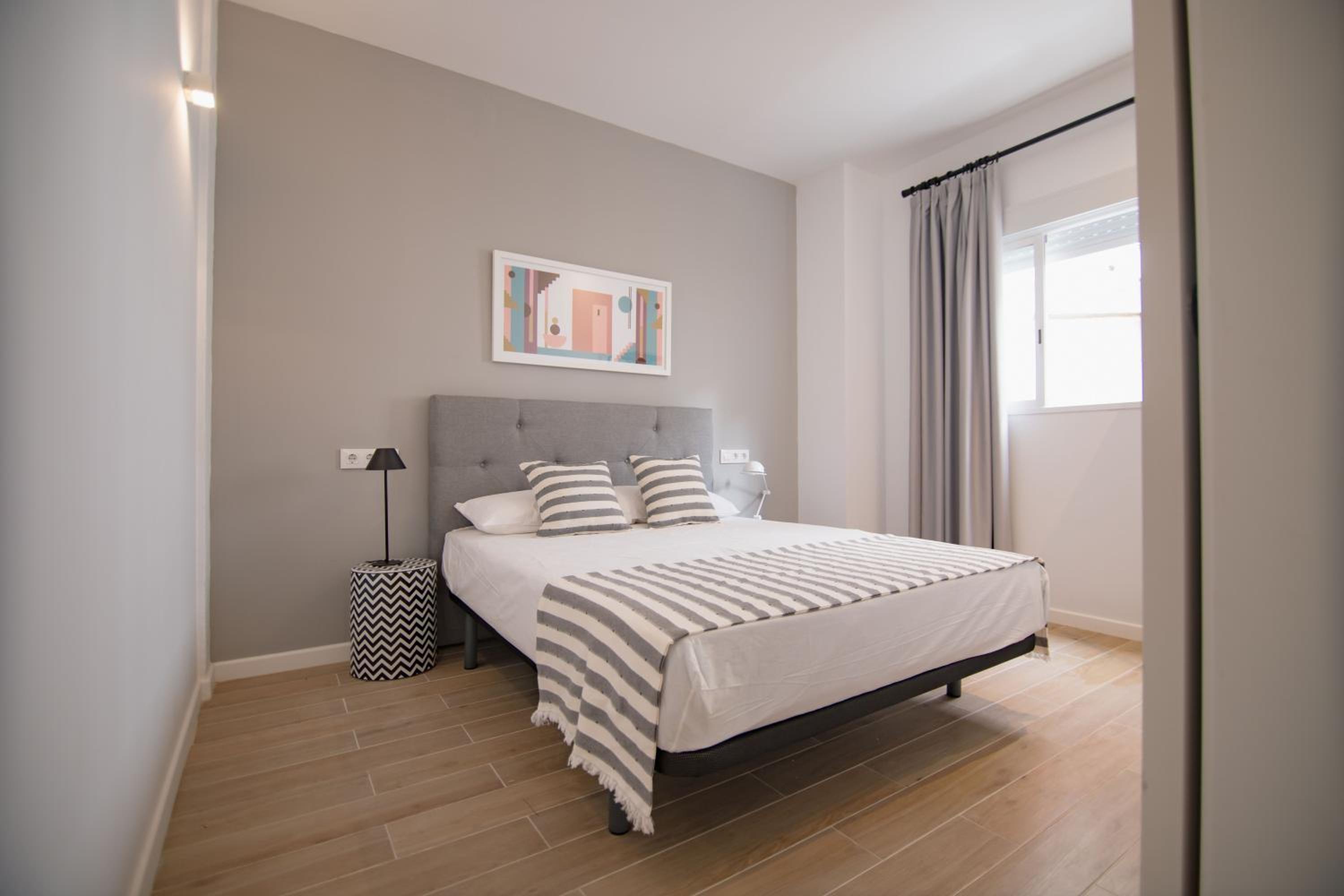Two-Bedroom Apartment with Balcony - Photo 2