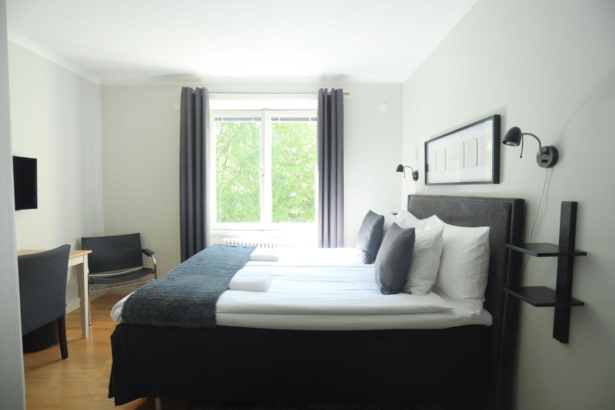 Double or Twin Room - Photo 4