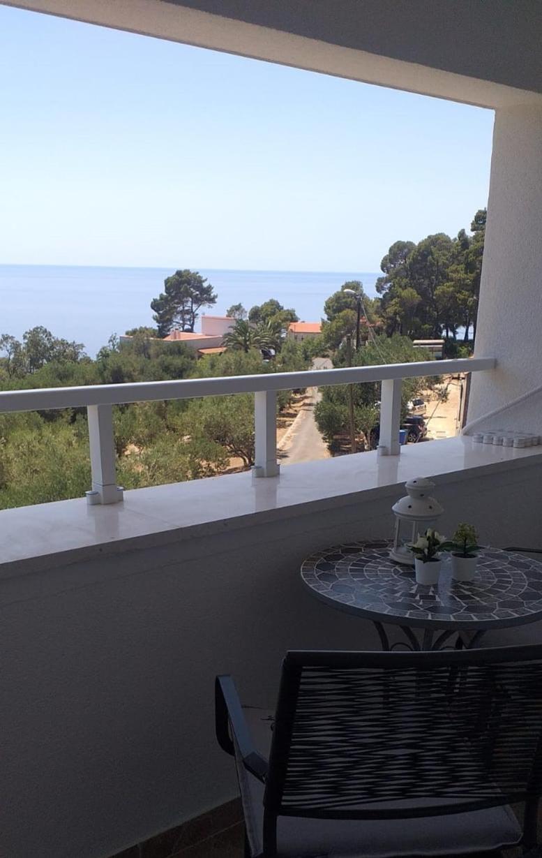 Double Room with Balcony and Sea View - Photo 13