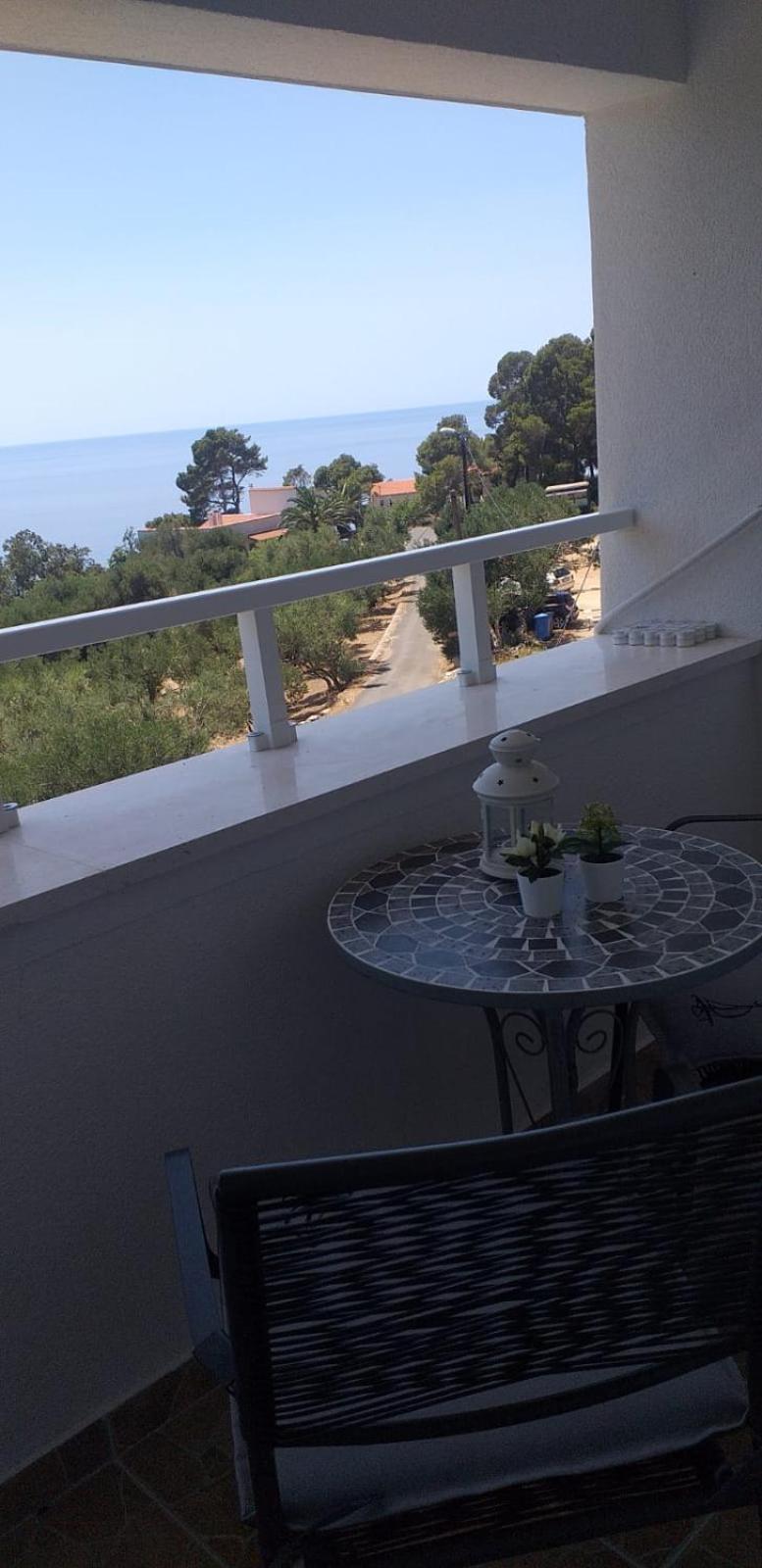 Double Room with Balcony and Sea View - Photo 9