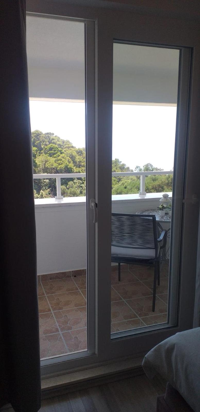 Double Room with Balcony and Sea View - Photo 6