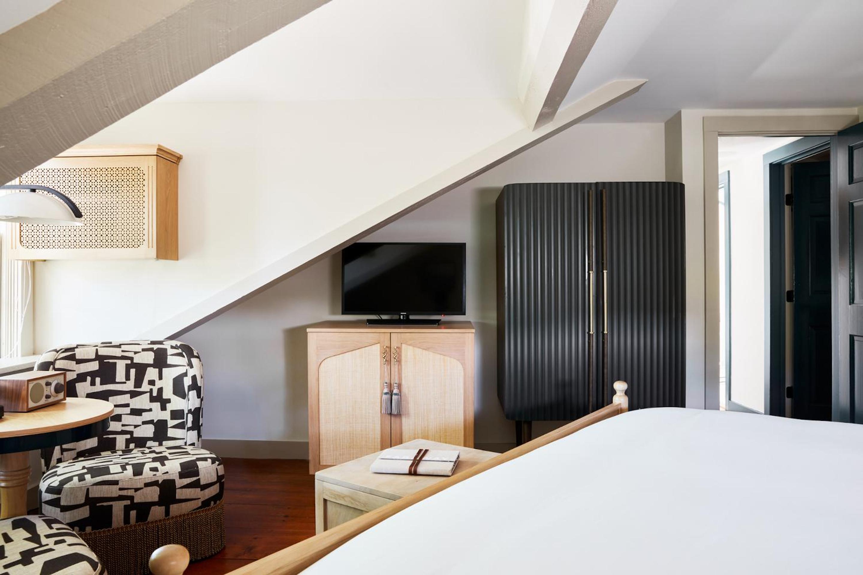 Standard Two Bedroom Suite  photo 3