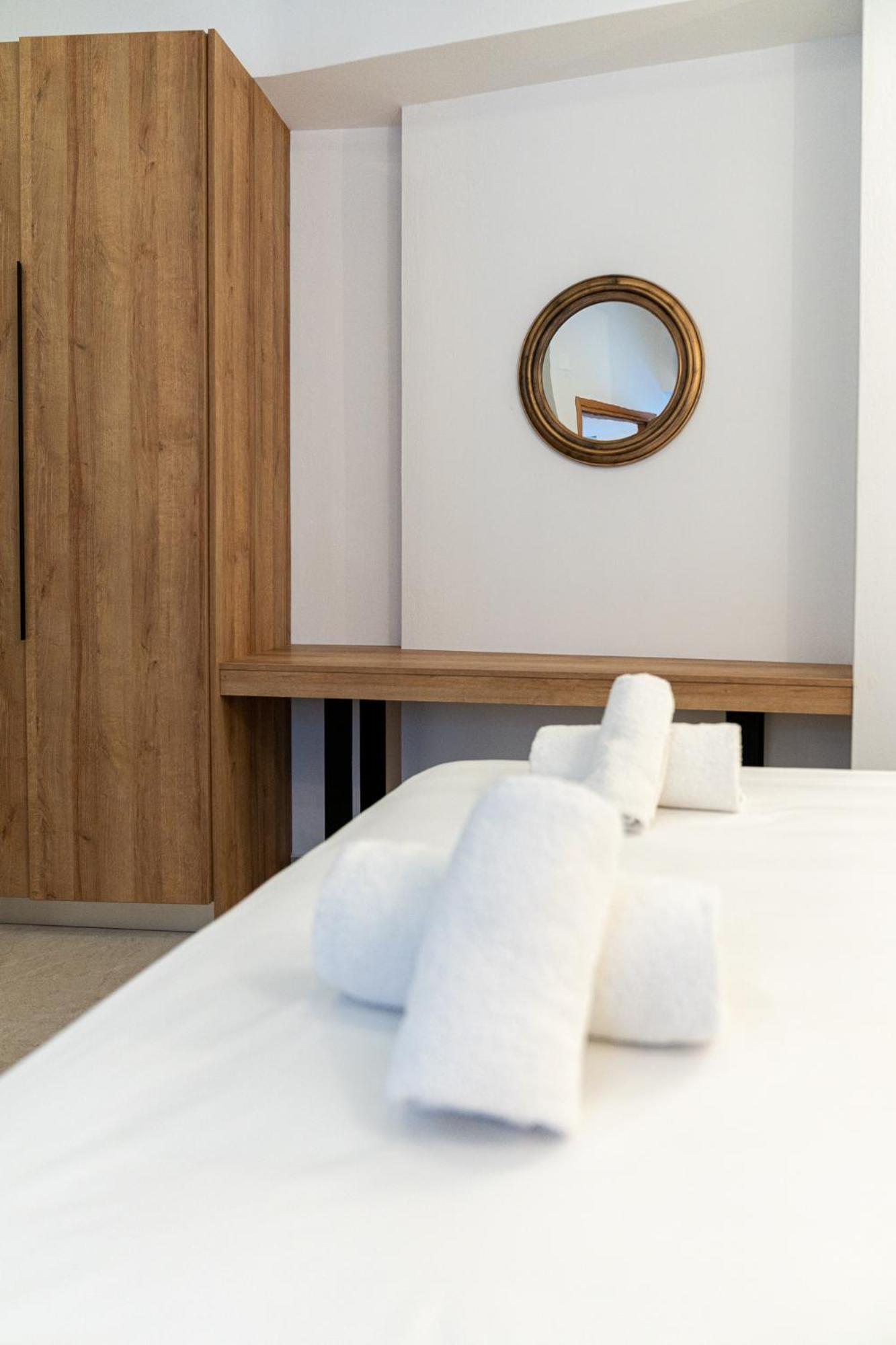 One-Bedroom Apartment - Photo 1