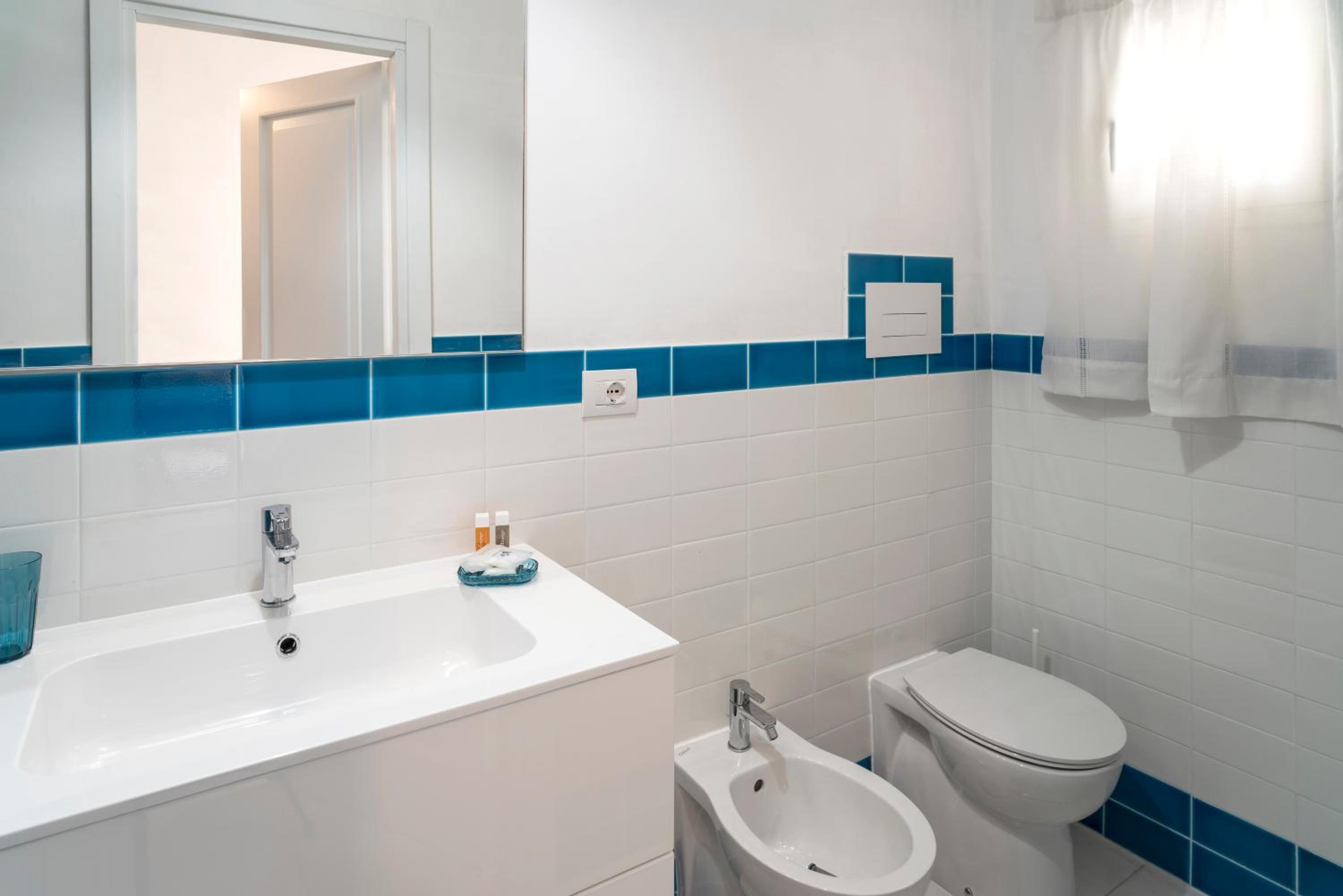 Double Room - Photo 6