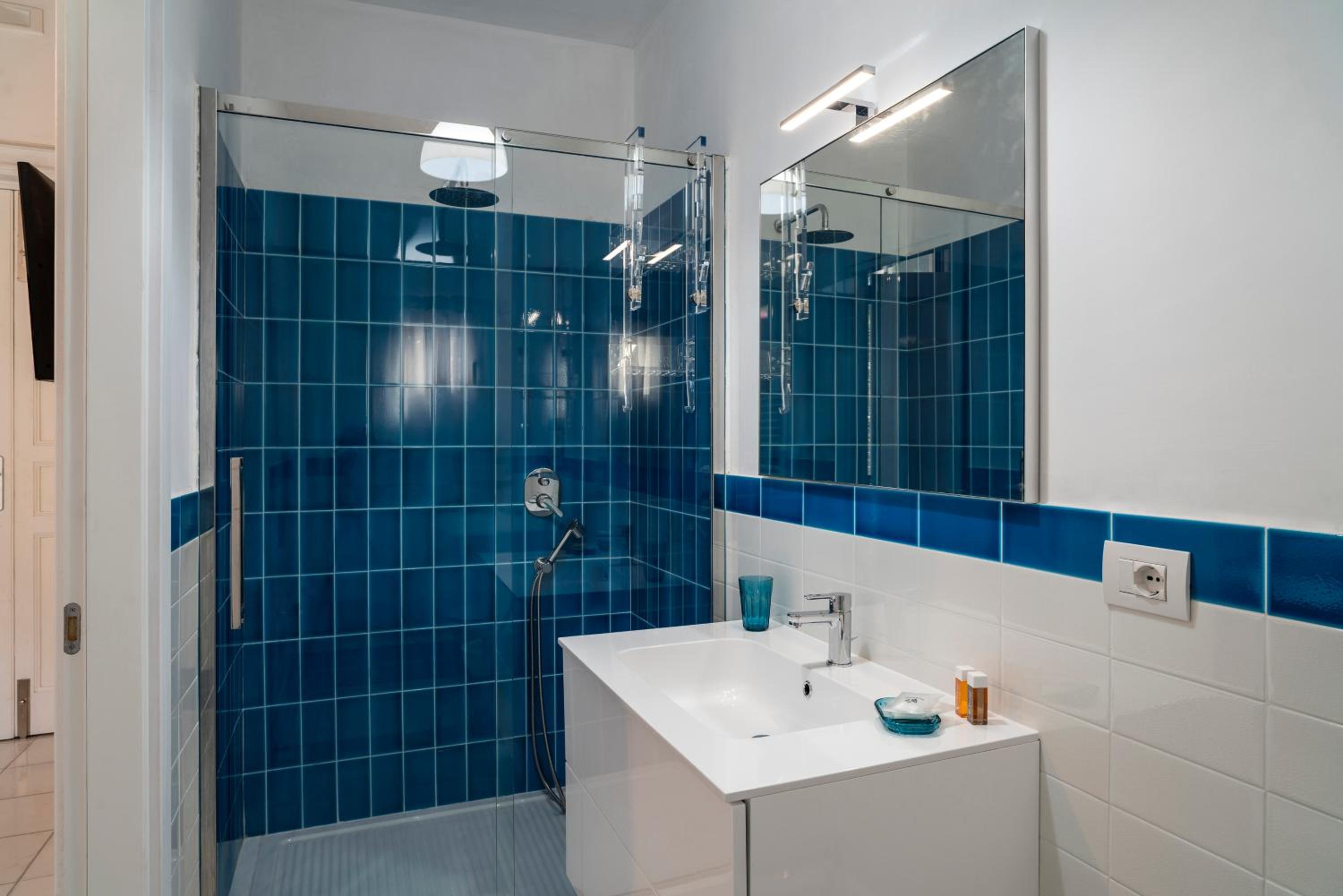 Double Room - Photo 7