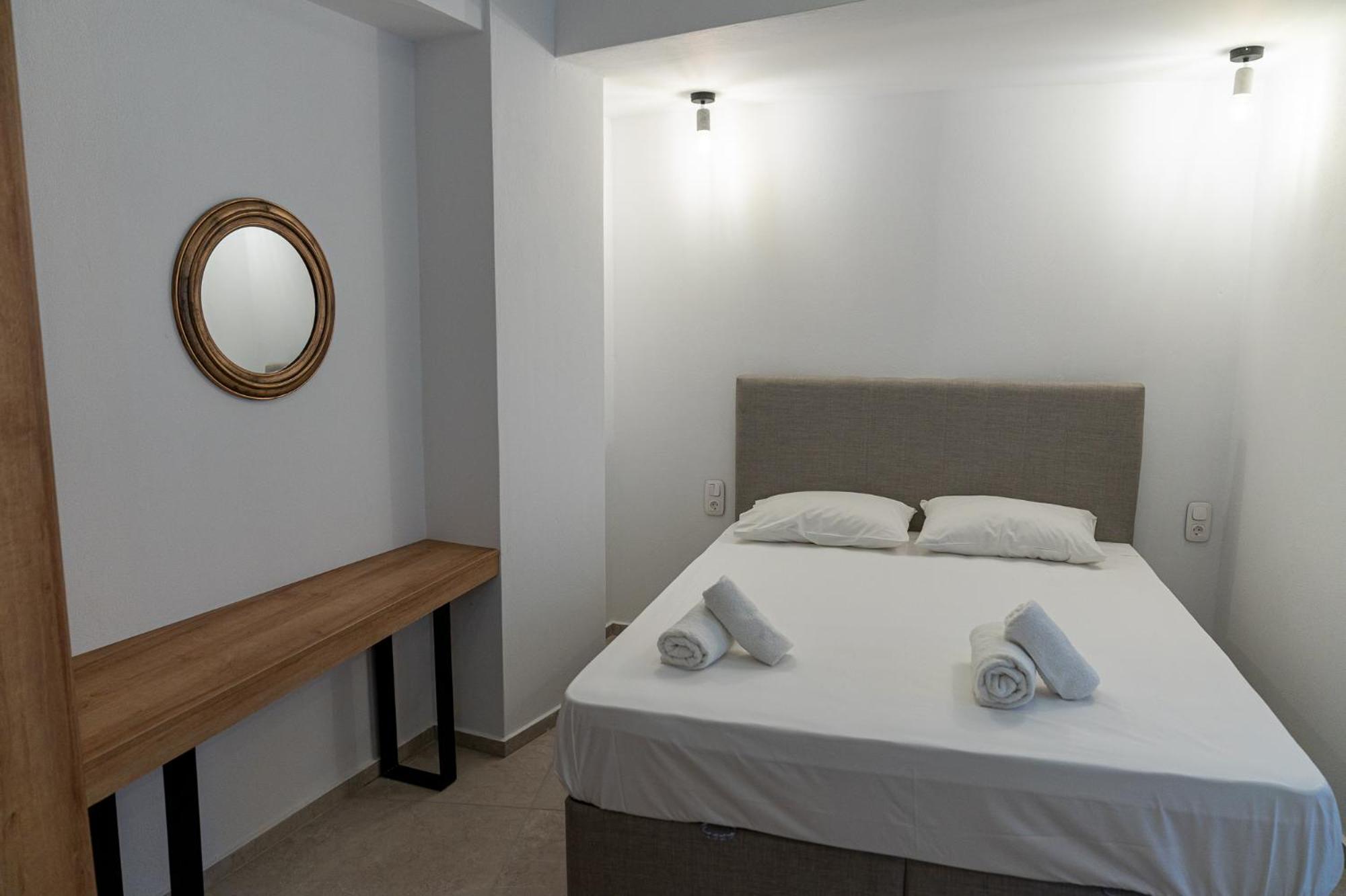 One-Bedroom Apartment - Photo 8