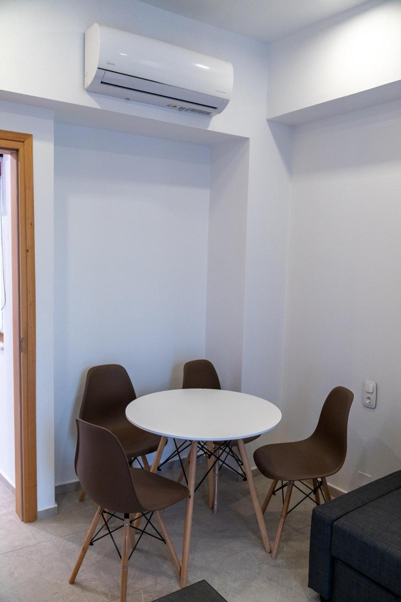 One-Bedroom Apartment - Photo 7