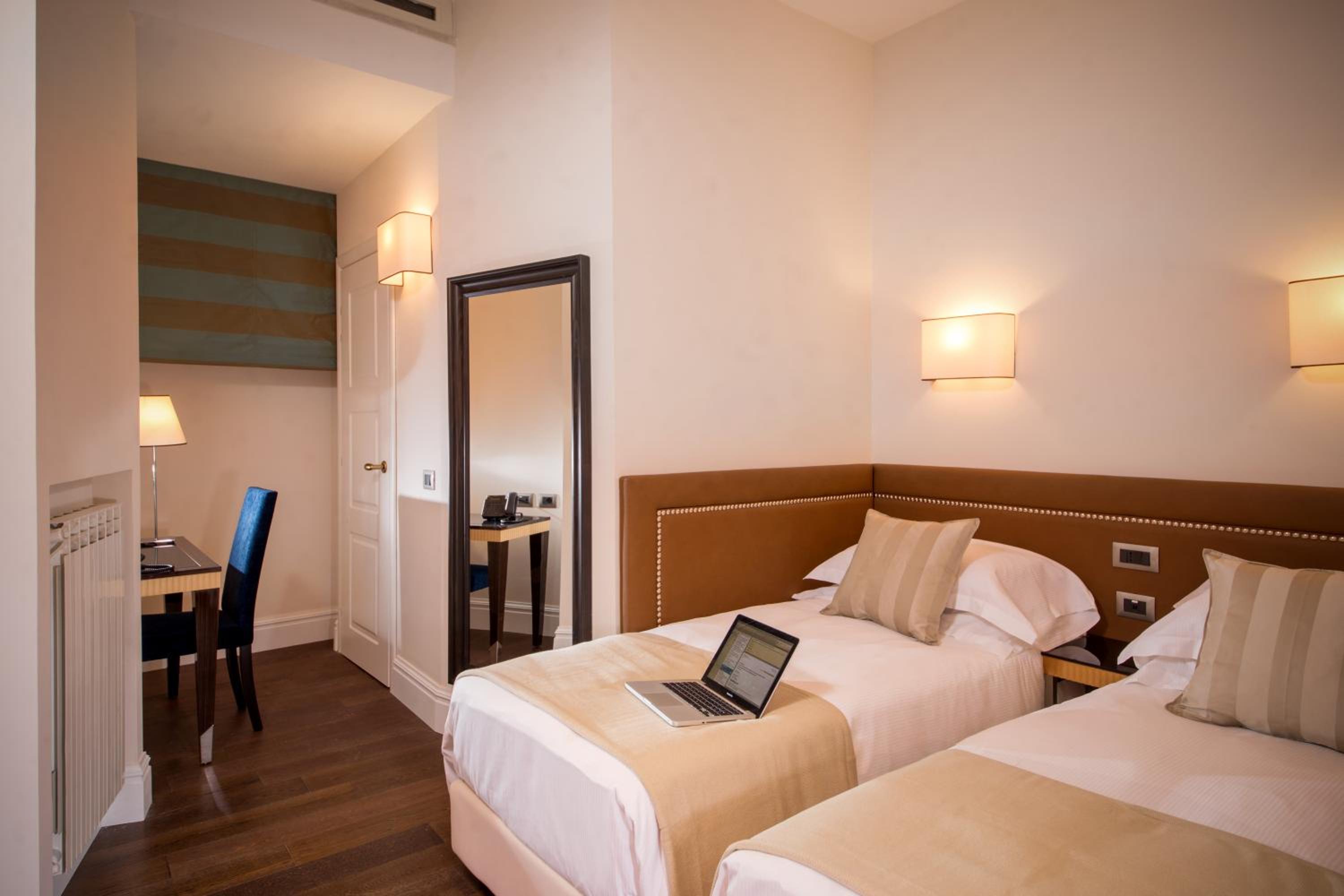 Small Double Room photo 1