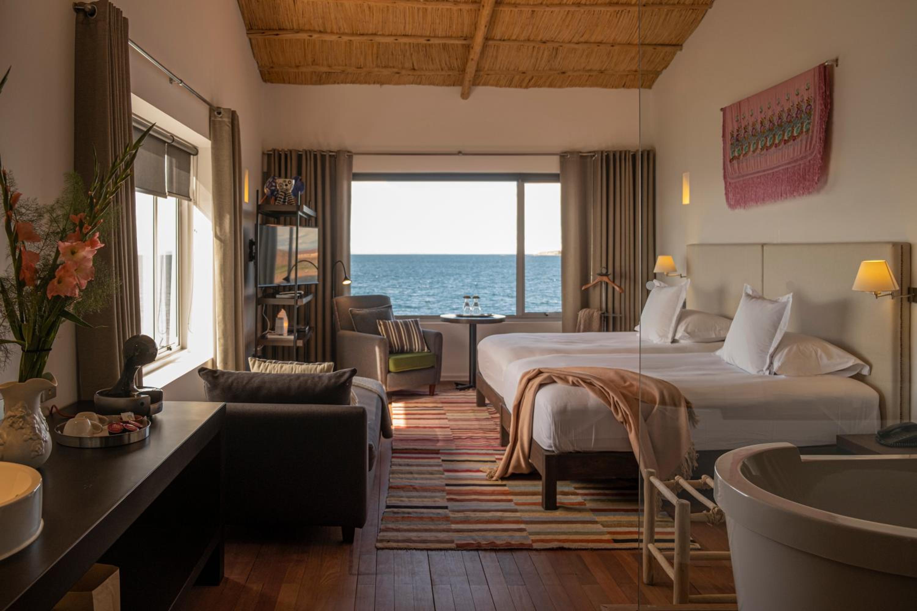 Superior Double or Twin Room with Lake View photo 1