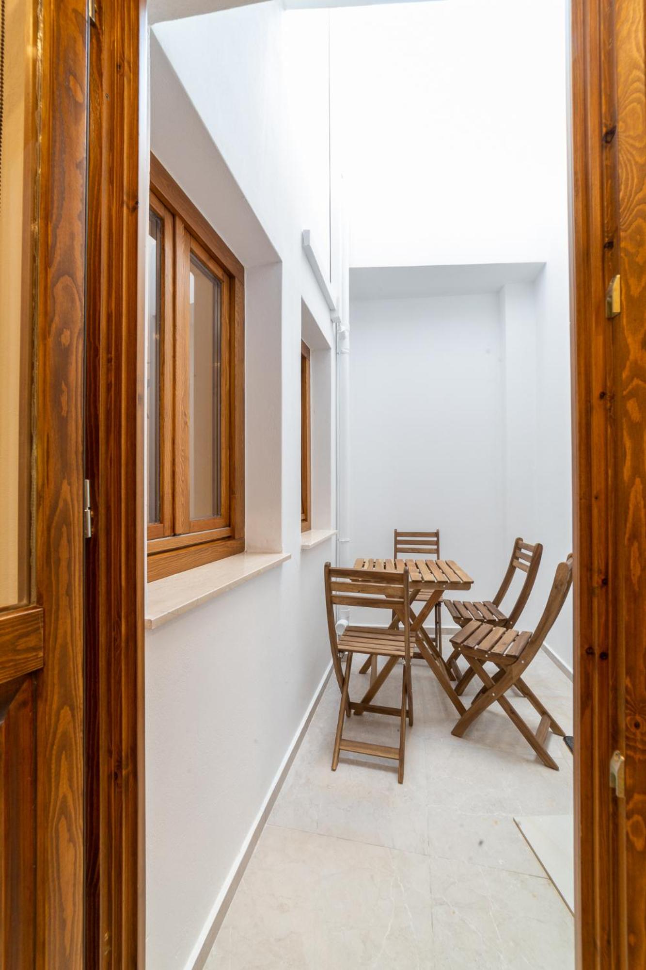 Double Room with Patio photo 2